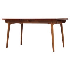 Dining table by Hans J. Wegner 