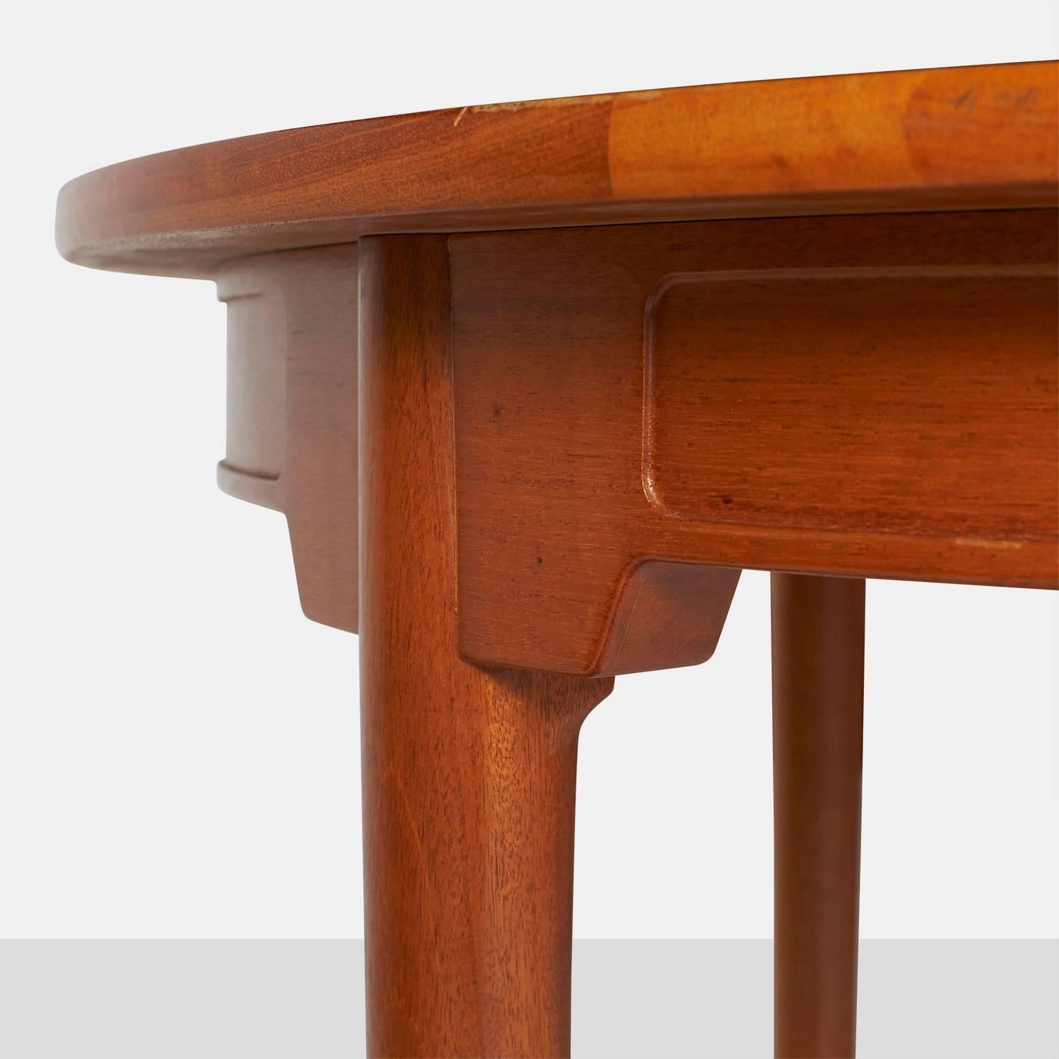 Dining Table by Hans Wegner In Good Condition For Sale In San Francisco, CA