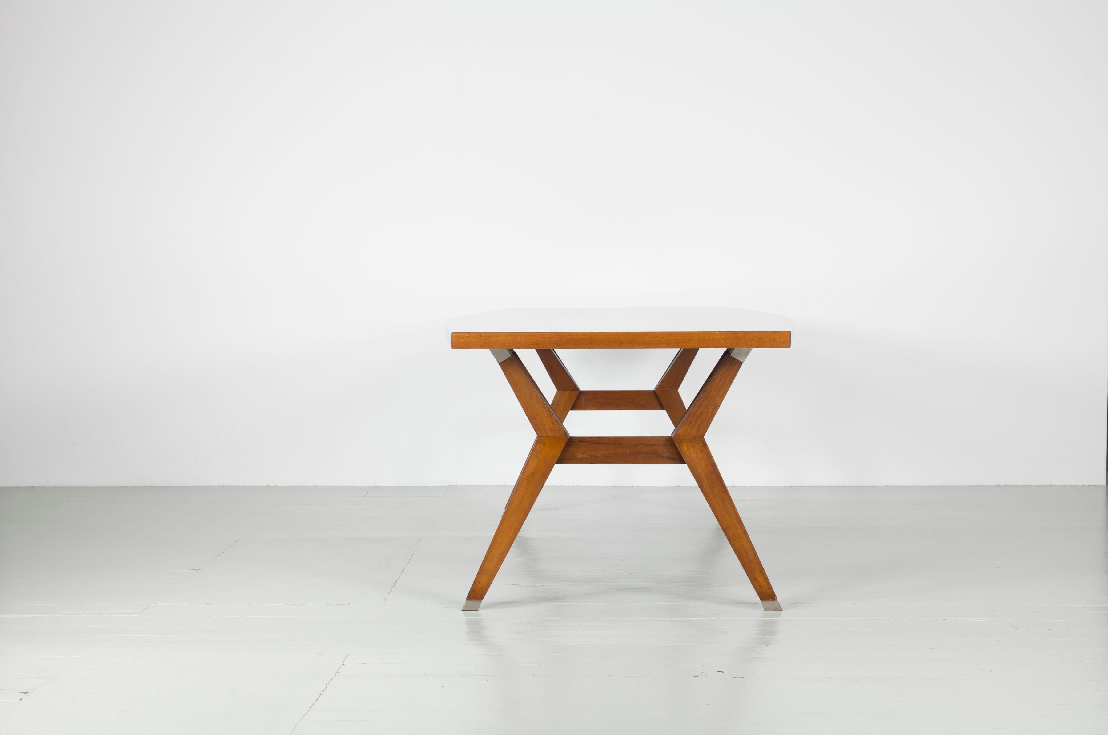 Ico Parisi Italian Wooden Dining Table, made by MIM, 1960s In Good Condition In Wolfurt, AT