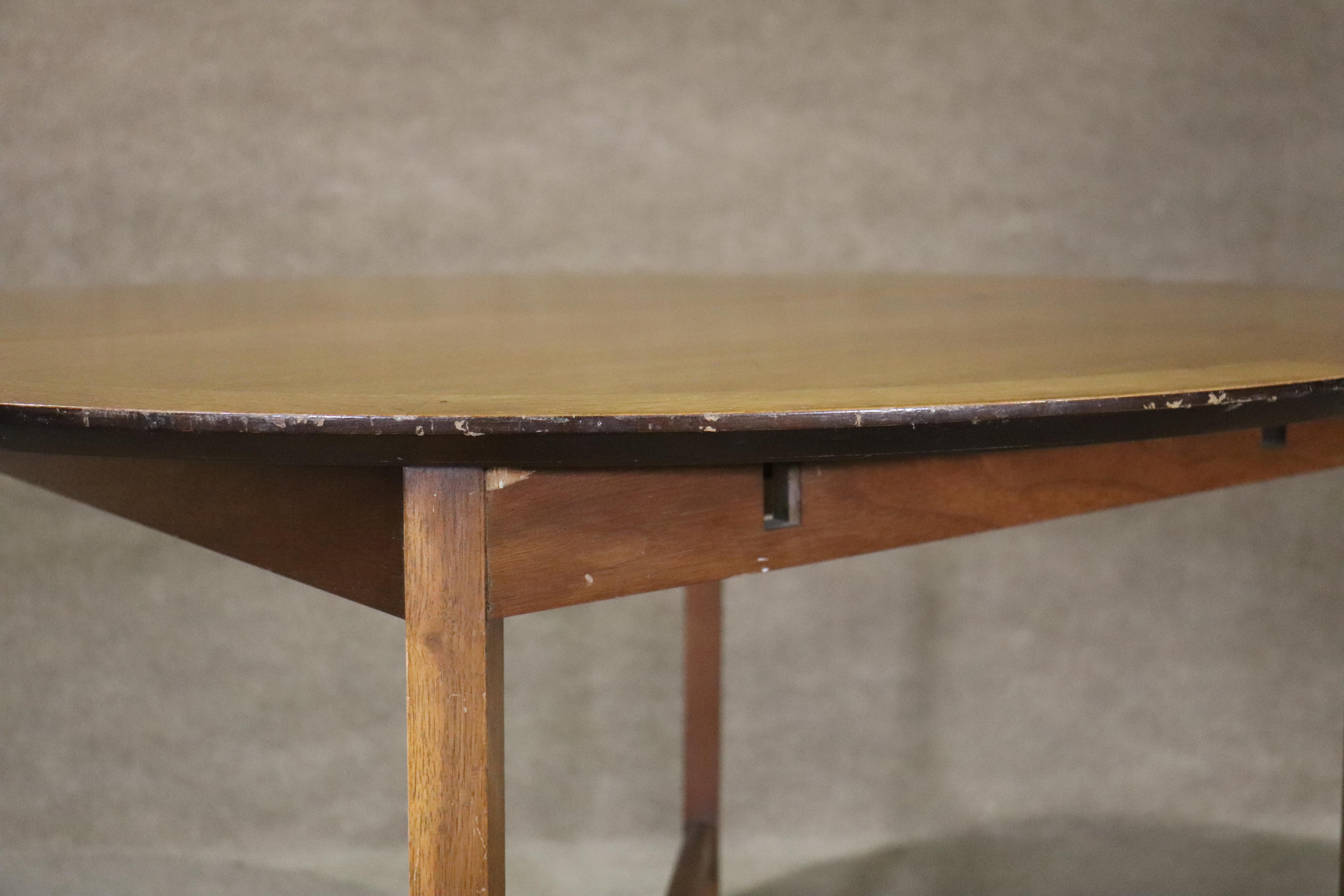 Mid-Century Modern Dining Table by Jack Cartwright for Founders Furniture For Sale