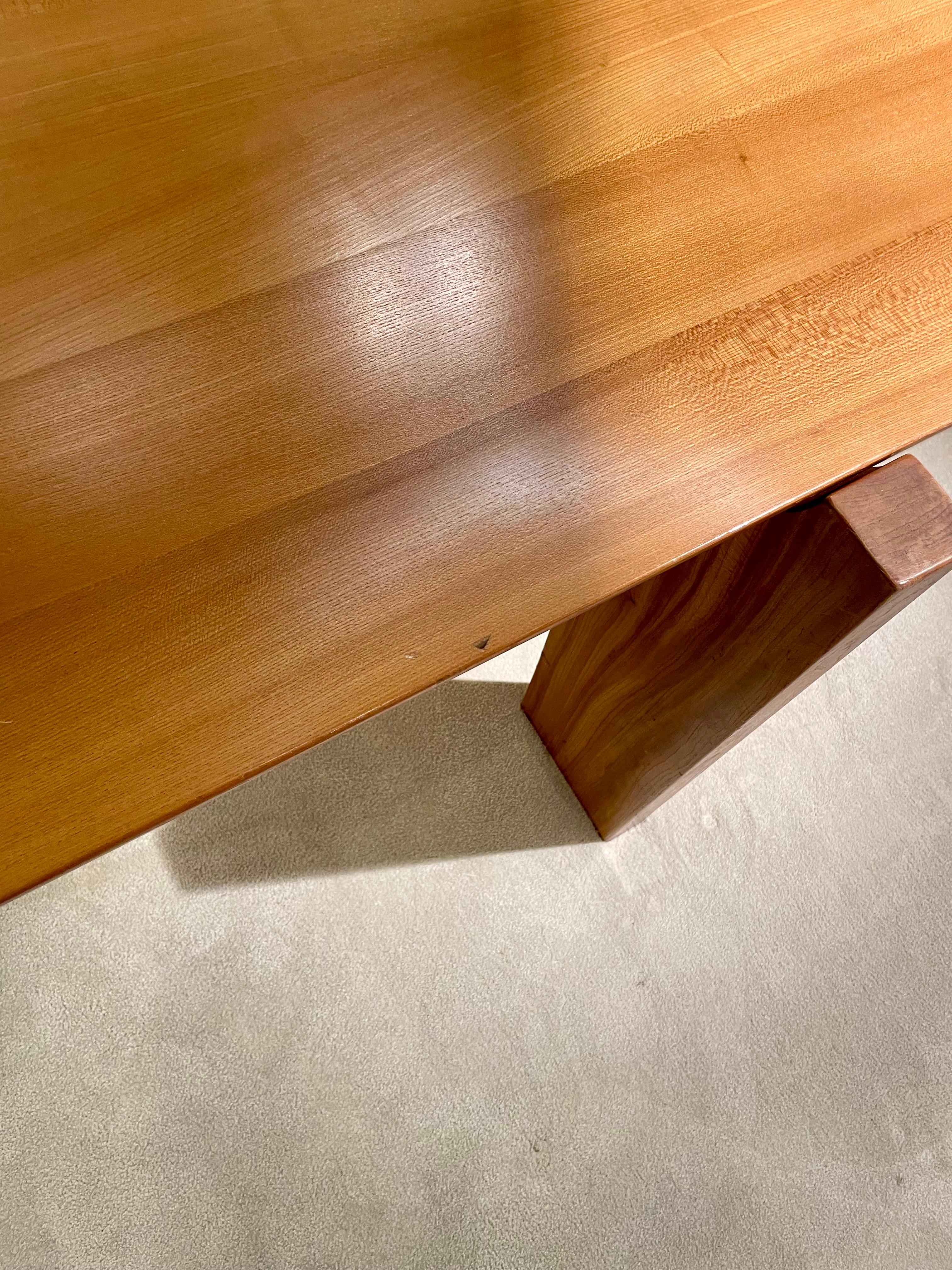 Wood dining table By luidgi Gorgoni
