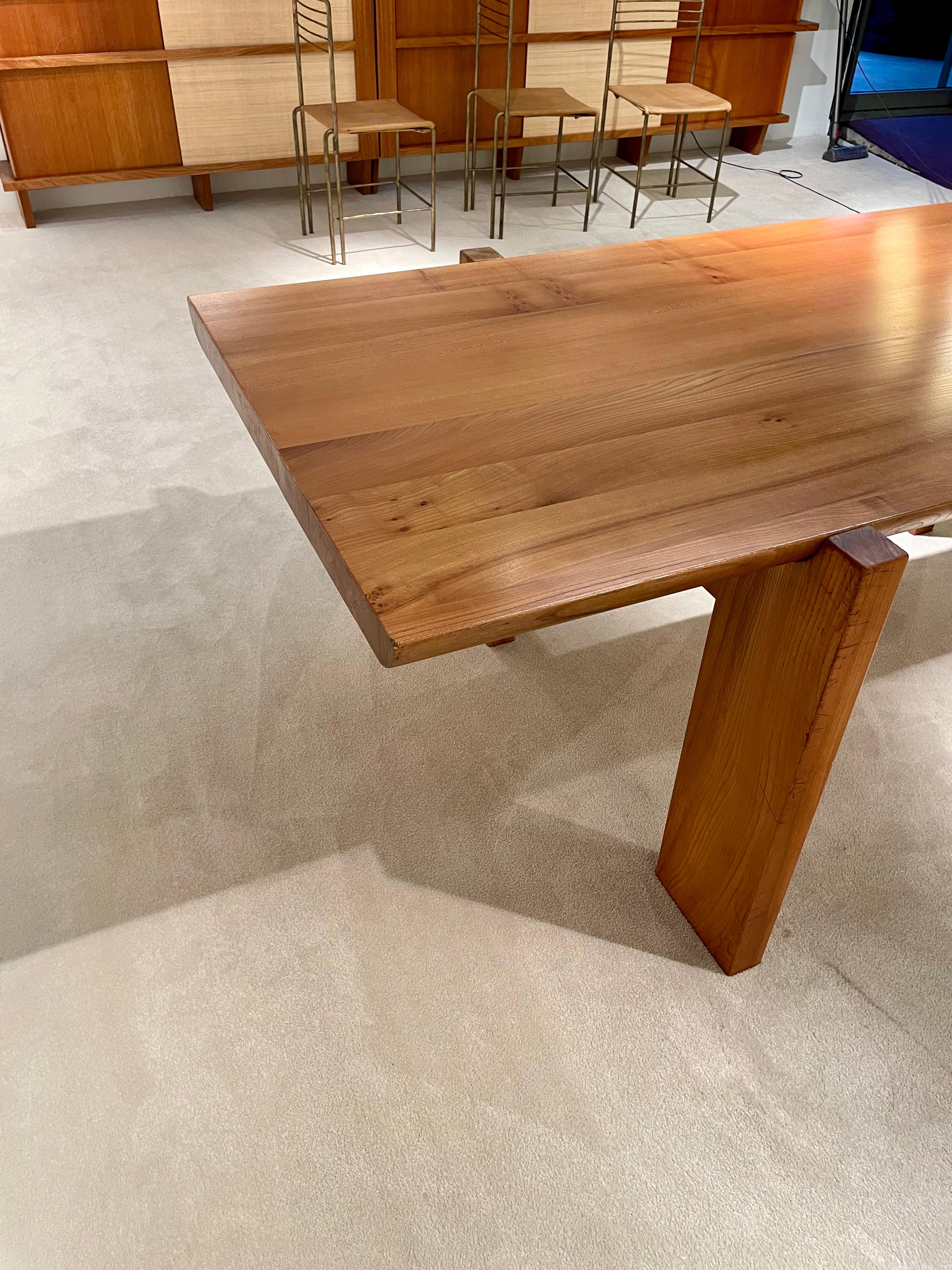 dining table By luidgi Gorgoni 1