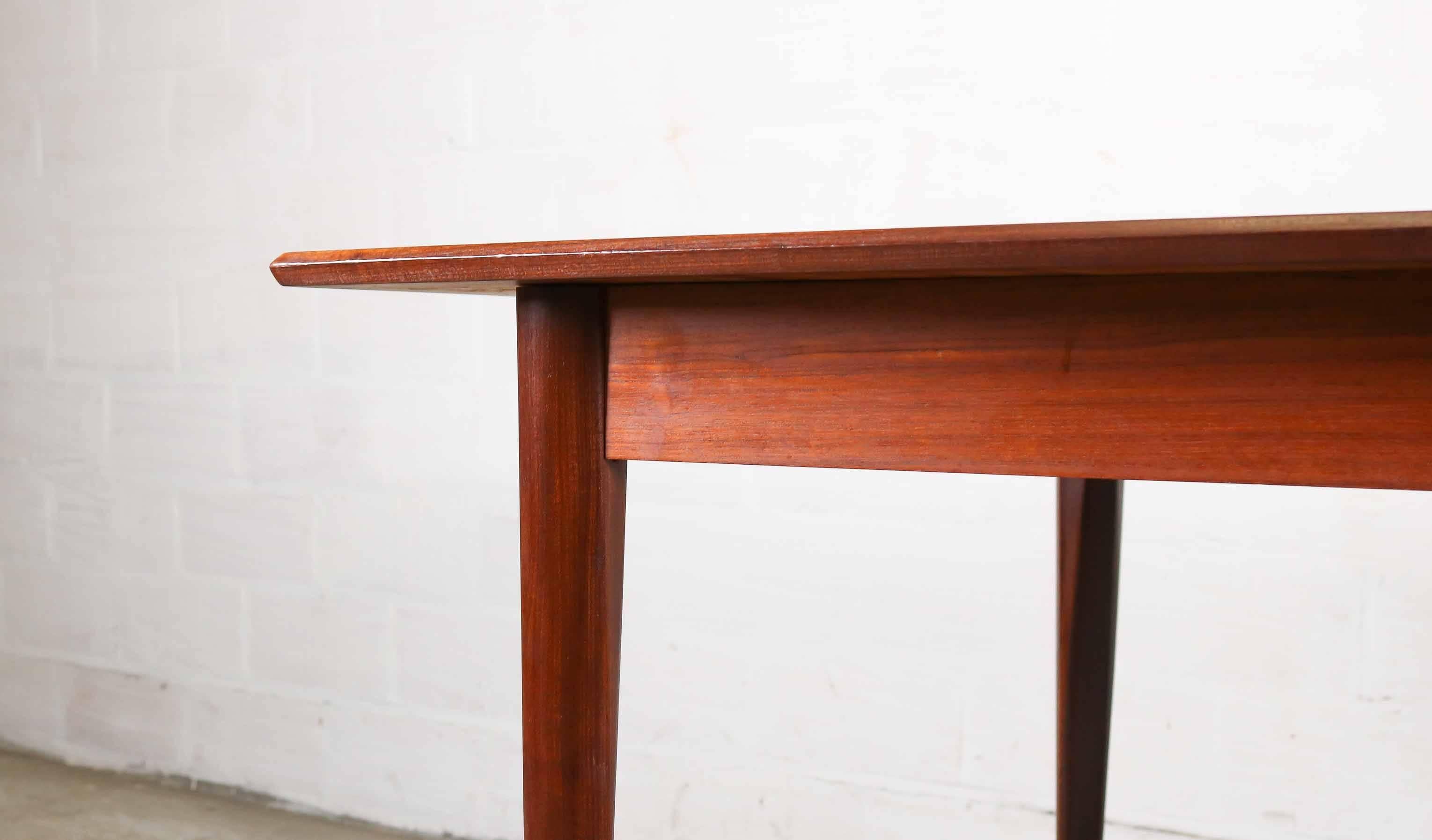 Dining Table by Oswald Vermaercke In Good Condition For Sale In Meulebeke, BE