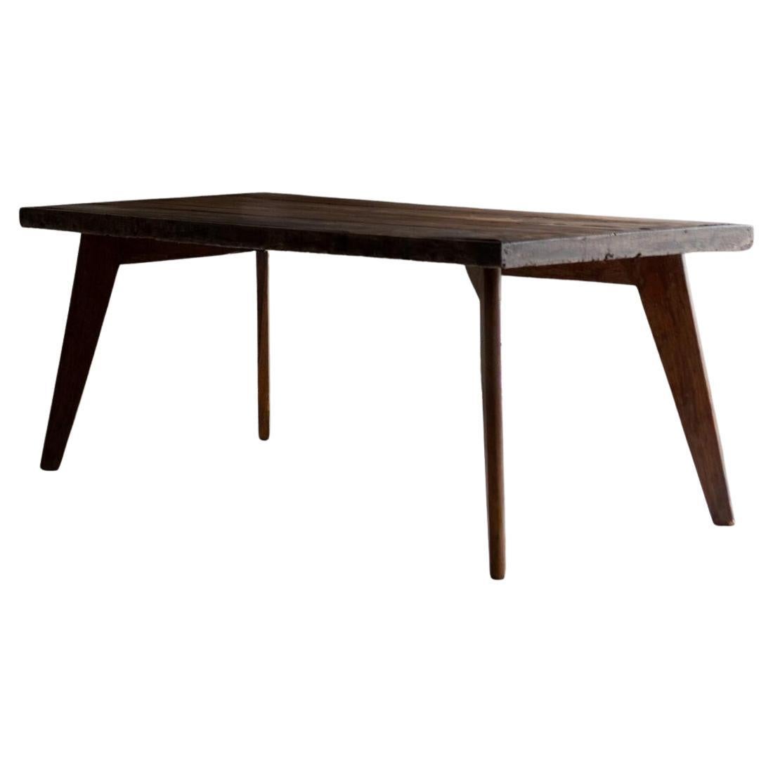 Table de salle à manger par Pierre Jeanneret