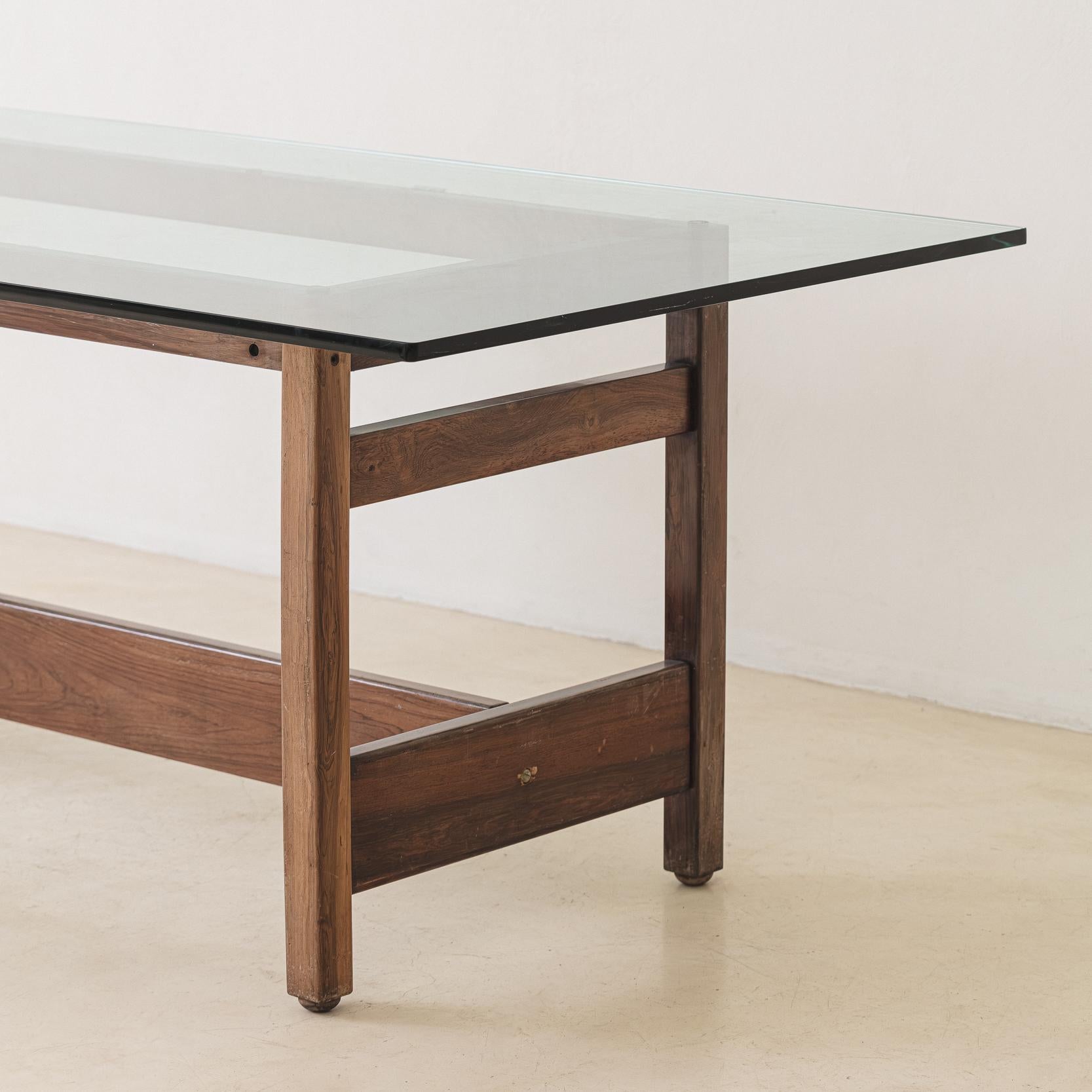Placage Table de salle à manger par Sergio Rodrigues, Brazilian Midcentury Design en vente