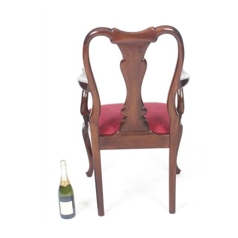 Dining Table by William Tillman, Harrods & 14 Queen Anne Chairs, 20th Century 11
