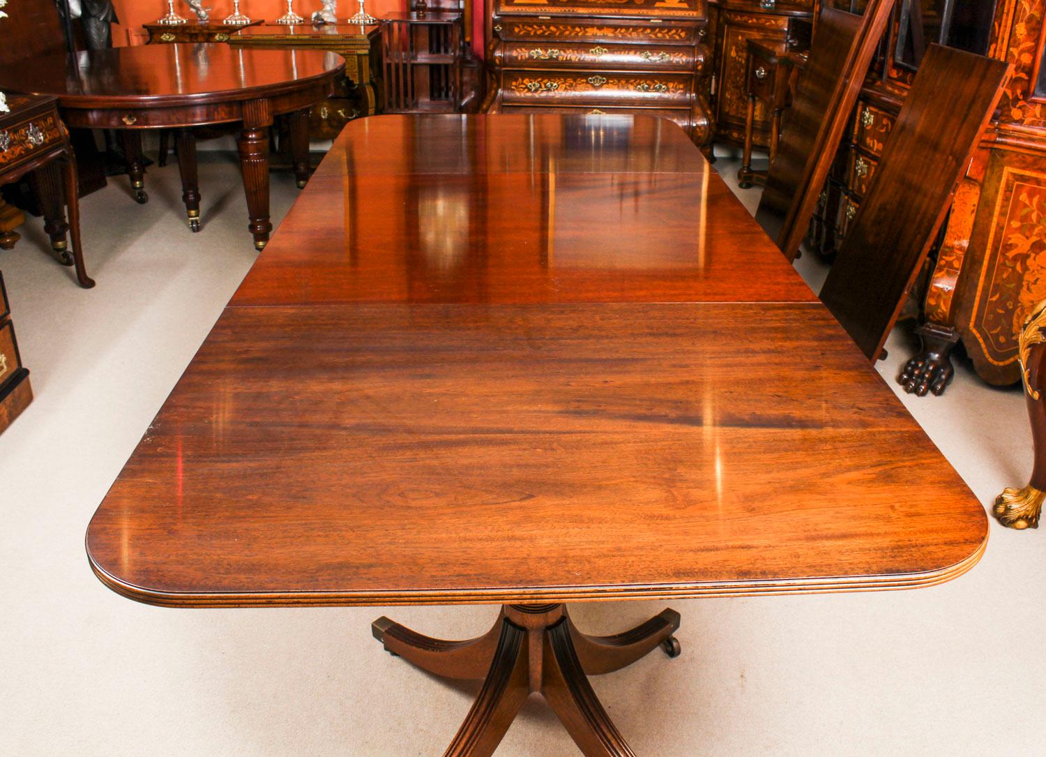 Mahogany Dining Table by William Tillman, Harrods & 14 Queen Anne Chairs, 20th Century