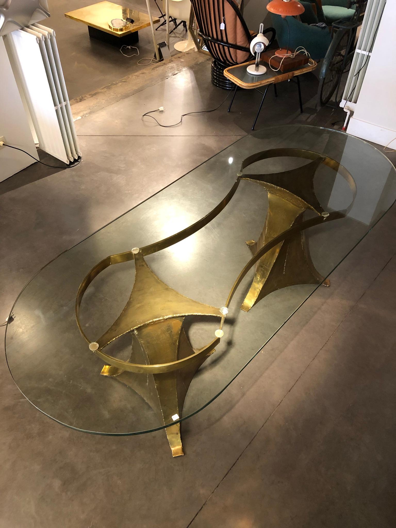 Big dining table in welded brass.
Unique piece not signed but probably made by christian krekels during the seventies.
Very high quality of fabrication made of this piece a truly example of fine Belgian craftsmanship.