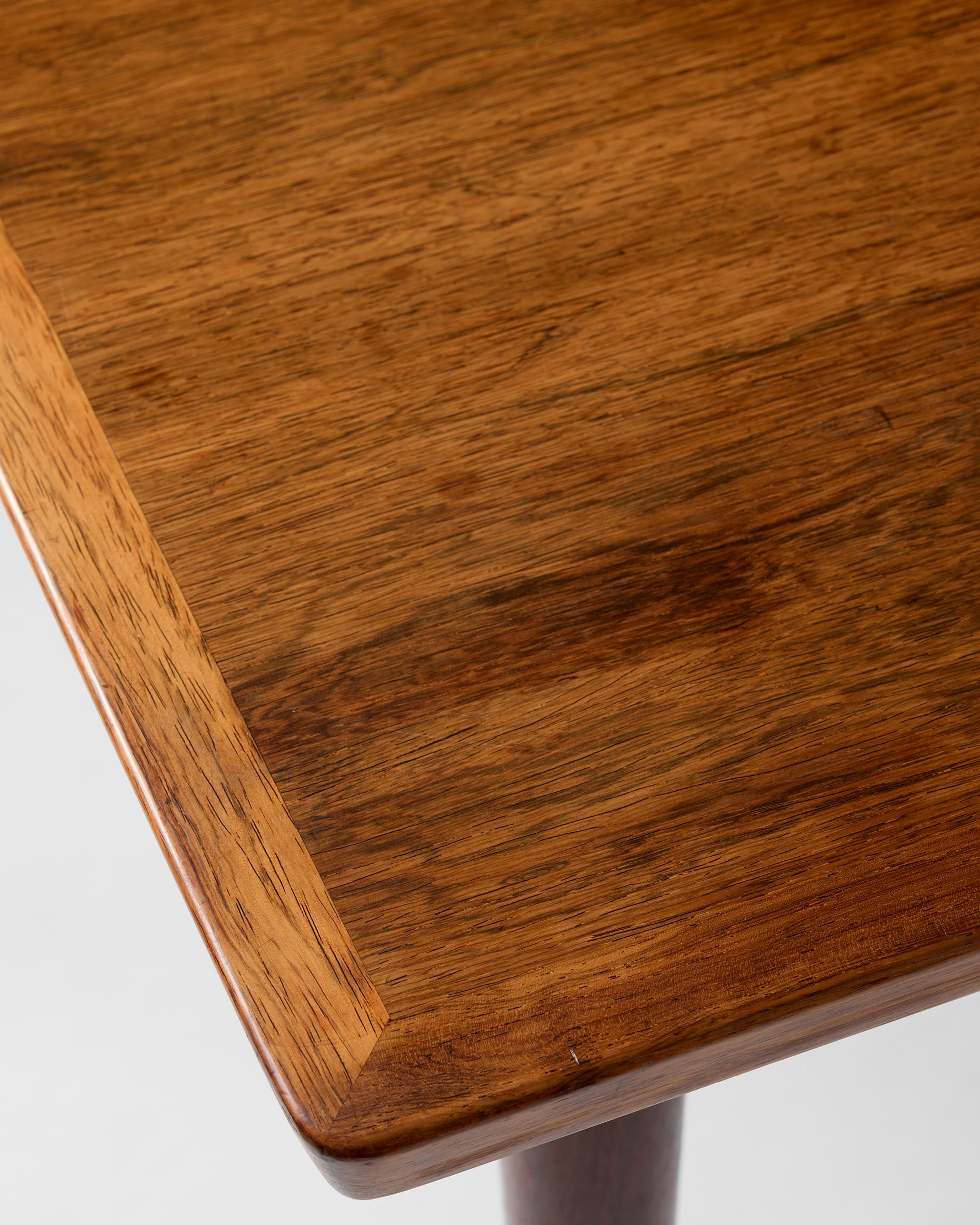 Dining table designed by Arne Vodder for Sibast Denmark, 1960s. 5
