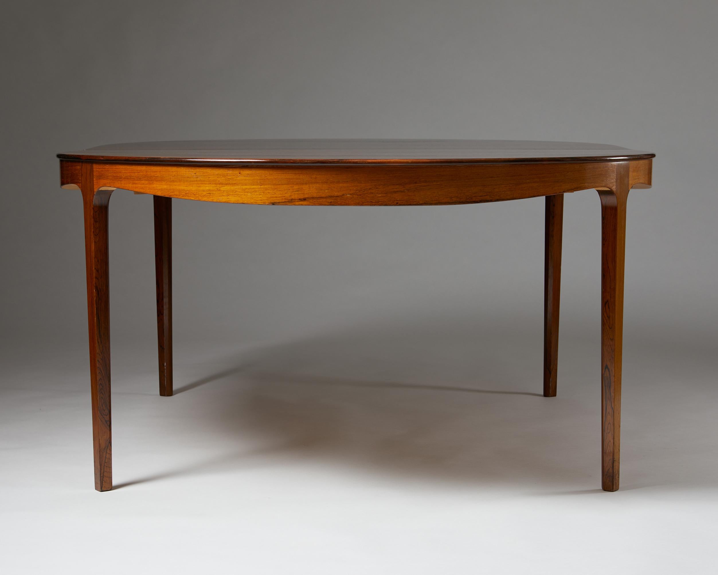 Dining Table Designed by Ole Wanscher, Denmark, 1950's In Good Condition In Stockholm, SE