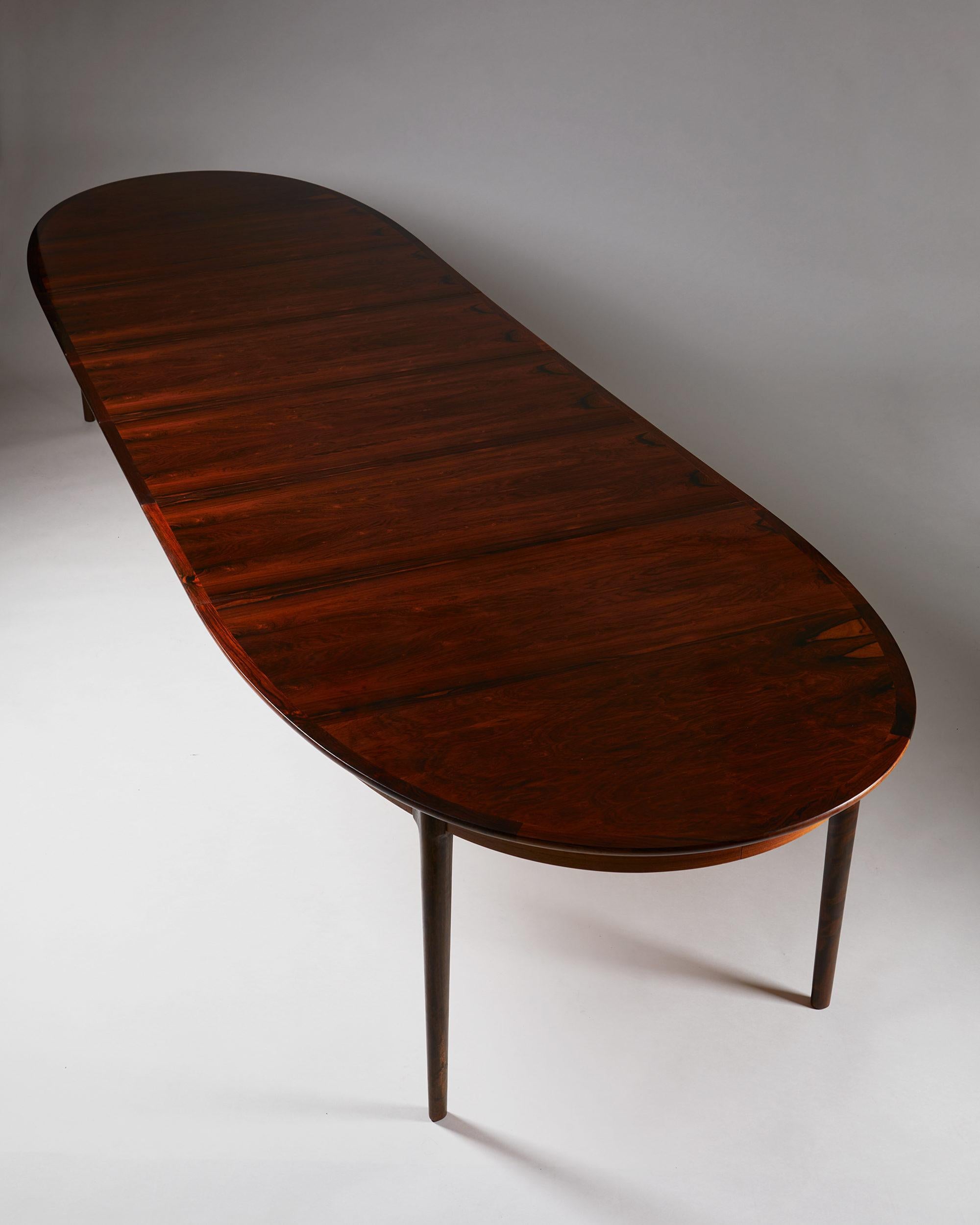 Milieu du XXe siècle Table à manger:: Design by Torbjørn Afdal for Bruksbo:: Norway:: 1950s en vente