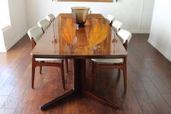 Table de salle à manger, huit chaises, deux abattants par Eric Buck, fabriqué au Danemark