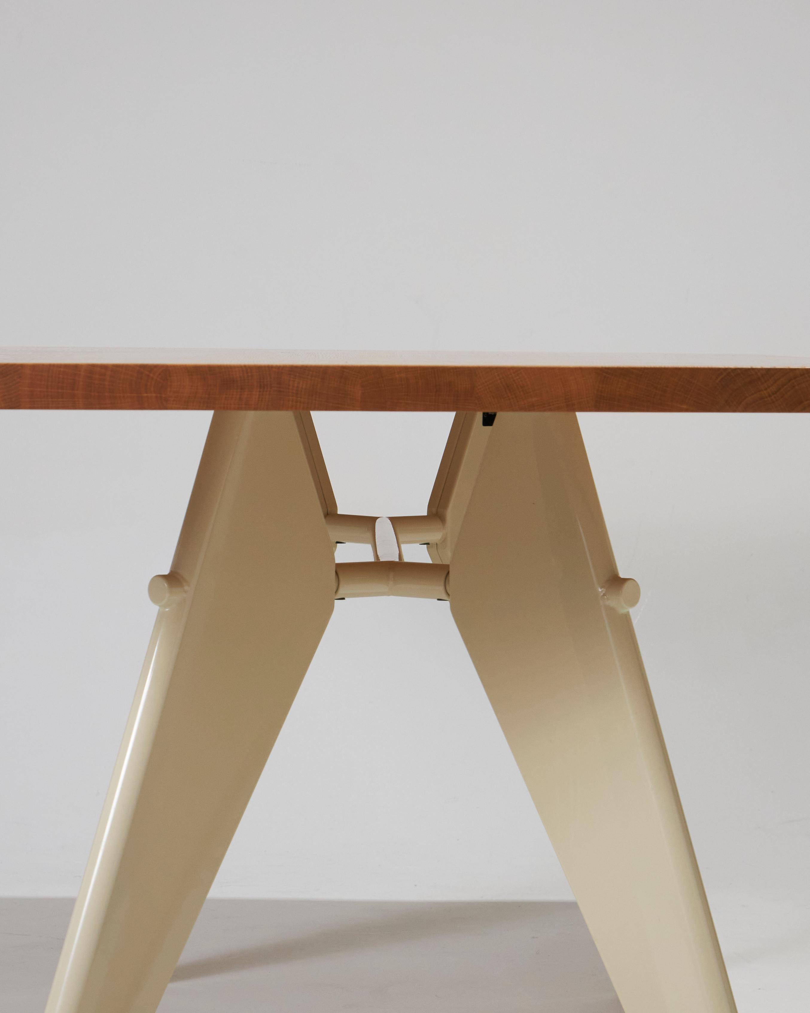 La table de salle à manger 