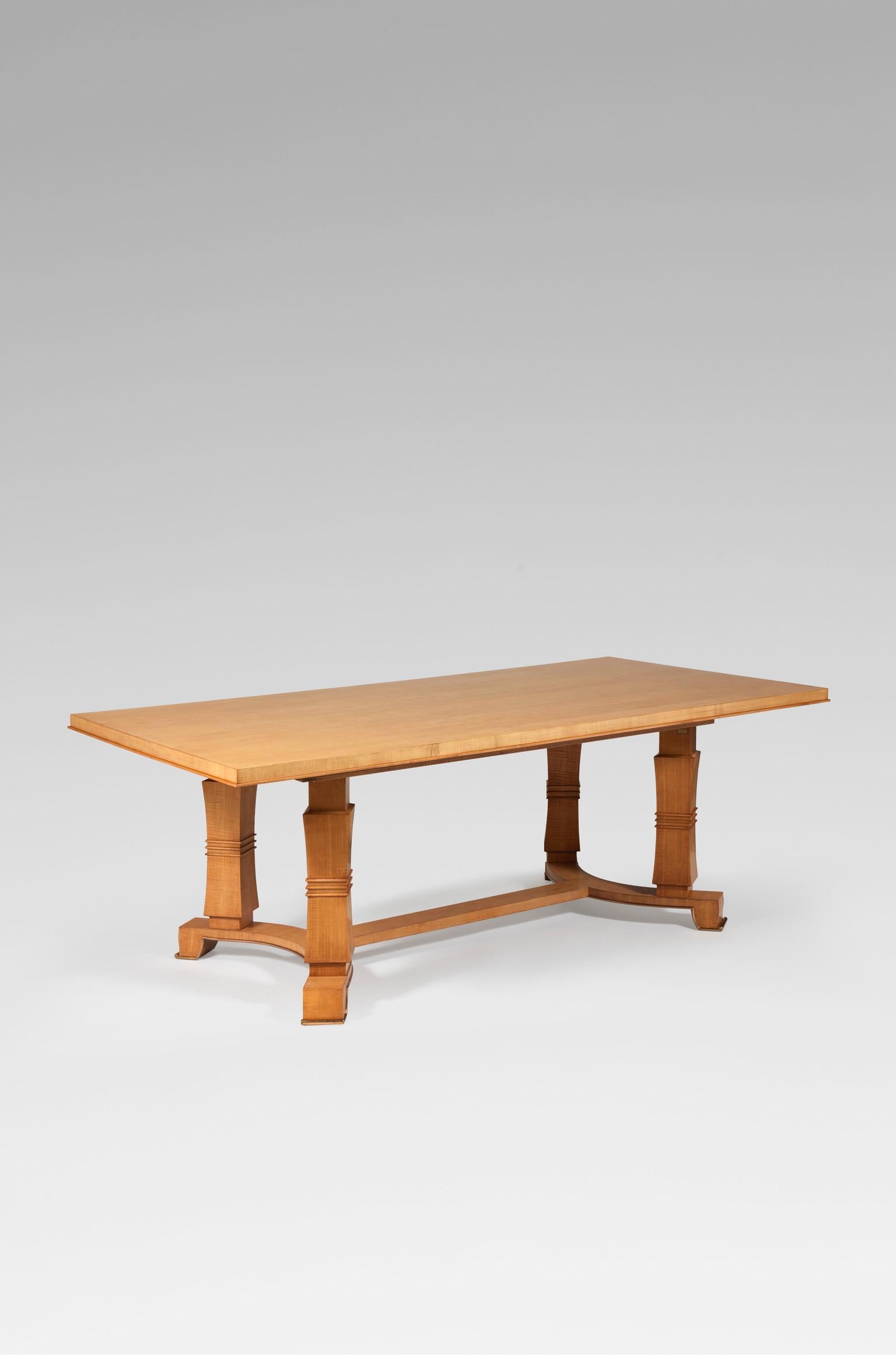 Milieu du XXe siècle Table à manger en vente