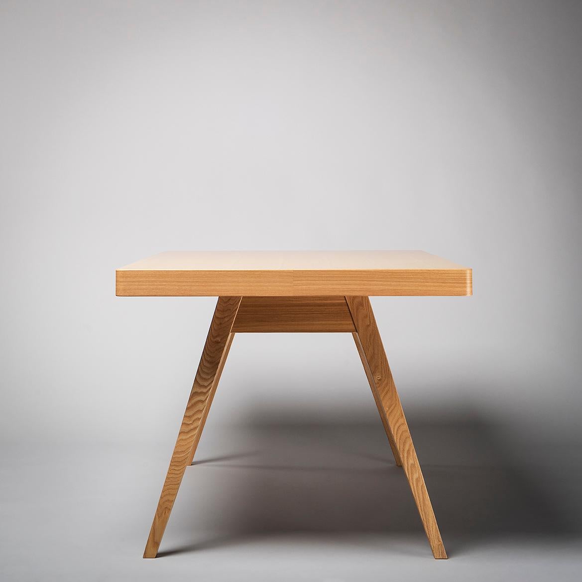 Dining Table for Sumi Memorial by Kenzo Tange, 1957 In Good Condition For Sale In Venezia, VENETO
