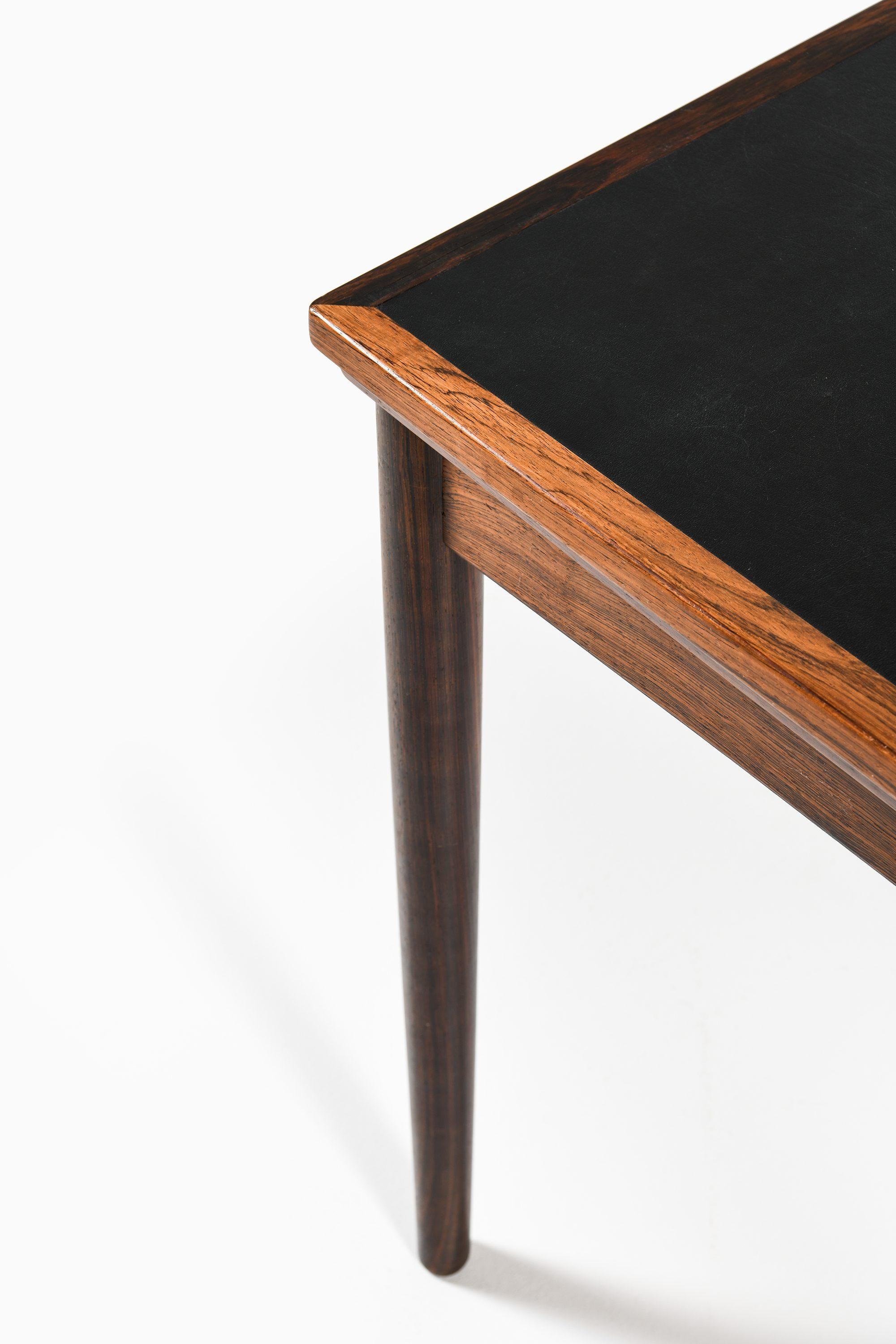 Mesa de comedor / mesa de juego en palisandro y cuero negro de Carlo Jensen, años 60 en Bueno estado para la venta en Limhamn, Skåne län