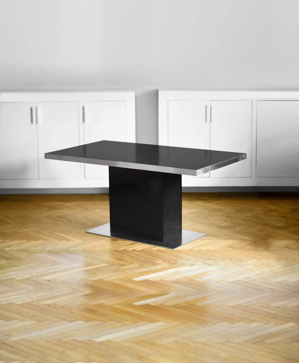 70s Dining table in black lacquered wood and satin metal.
Dimensions: 169w x 76h x 90d cm
Materials: lacquered wood, satin metal.
Italian manufacture
Designed by Willy Rizzo ca 1970