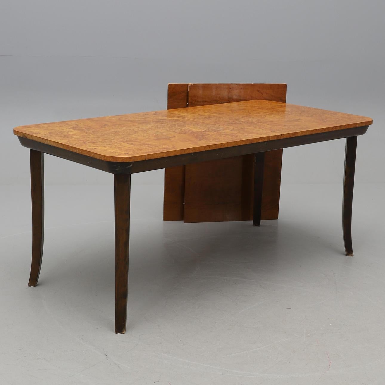 Table de salle à manger en ronce et hêtre par Axel Einar Hjorth, NK 1938, Swedish Modern. en vente 4