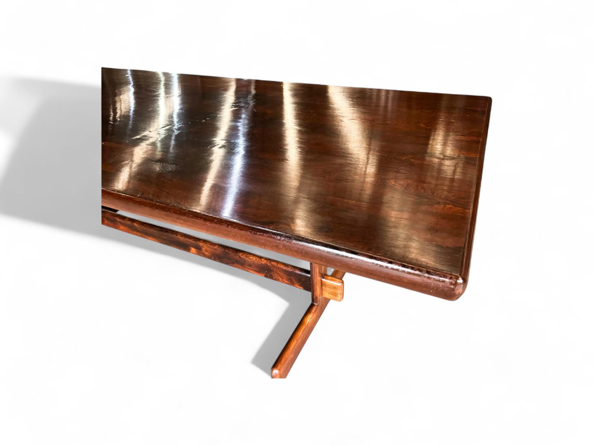 Mesa de comedor de madera de Jorge Jabour, c. 1960 en venta 3