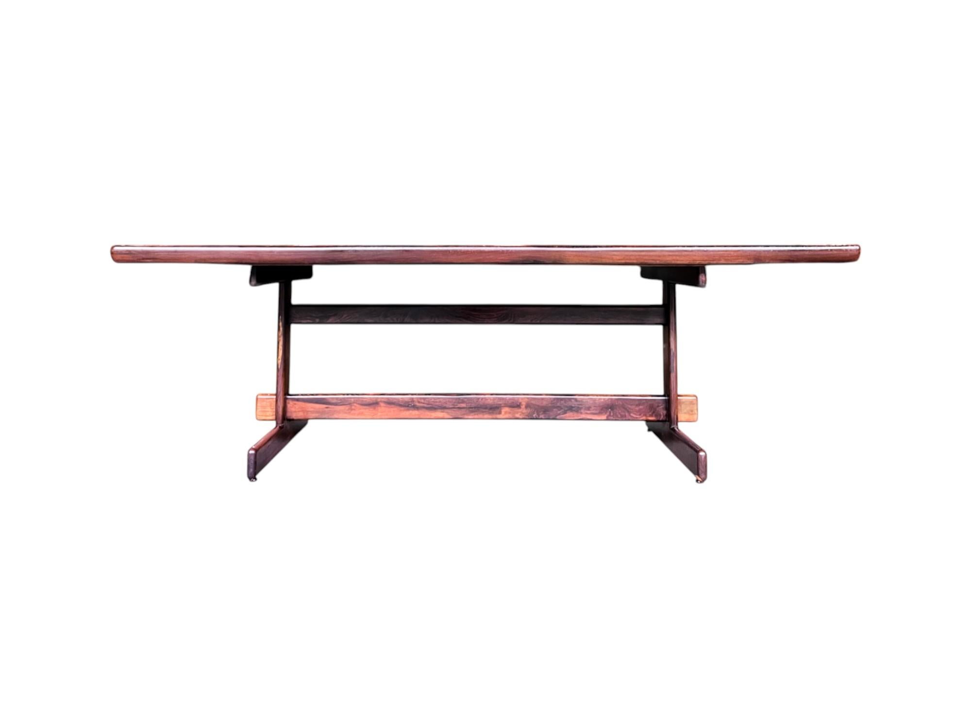 Mesa de comedor de madera de Jorge Jabour, c. 1960 Moderno de mediados de siglo en venta
