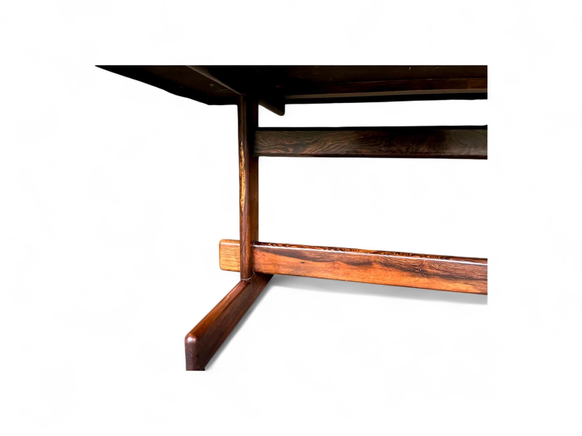 Mesa de comedor de madera de Jorge Jabour, c. 1960 Vidrio en venta