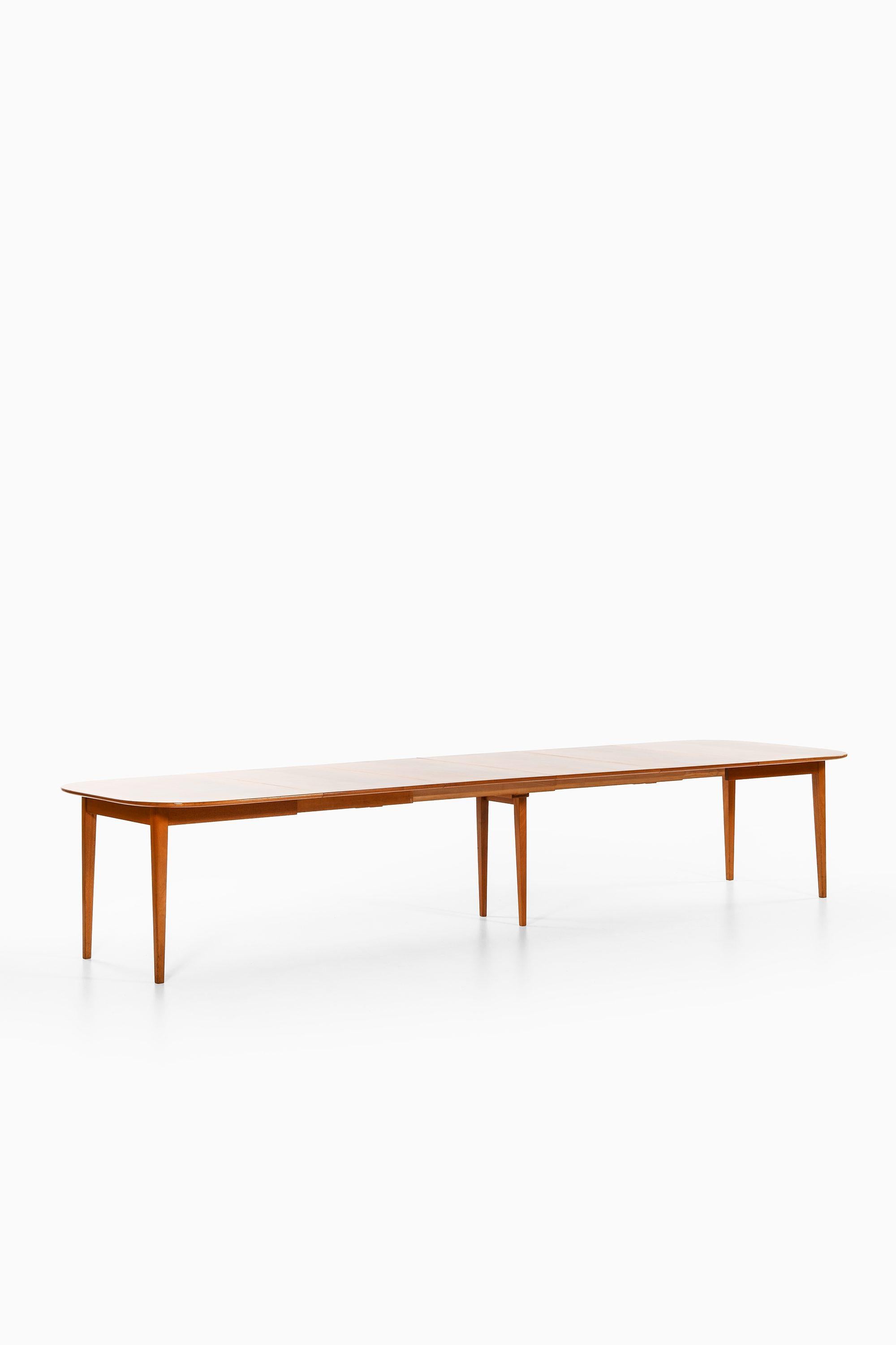 Scandinave moderne Table de salle à manger en acajou et buis de Josef Frank, 1938