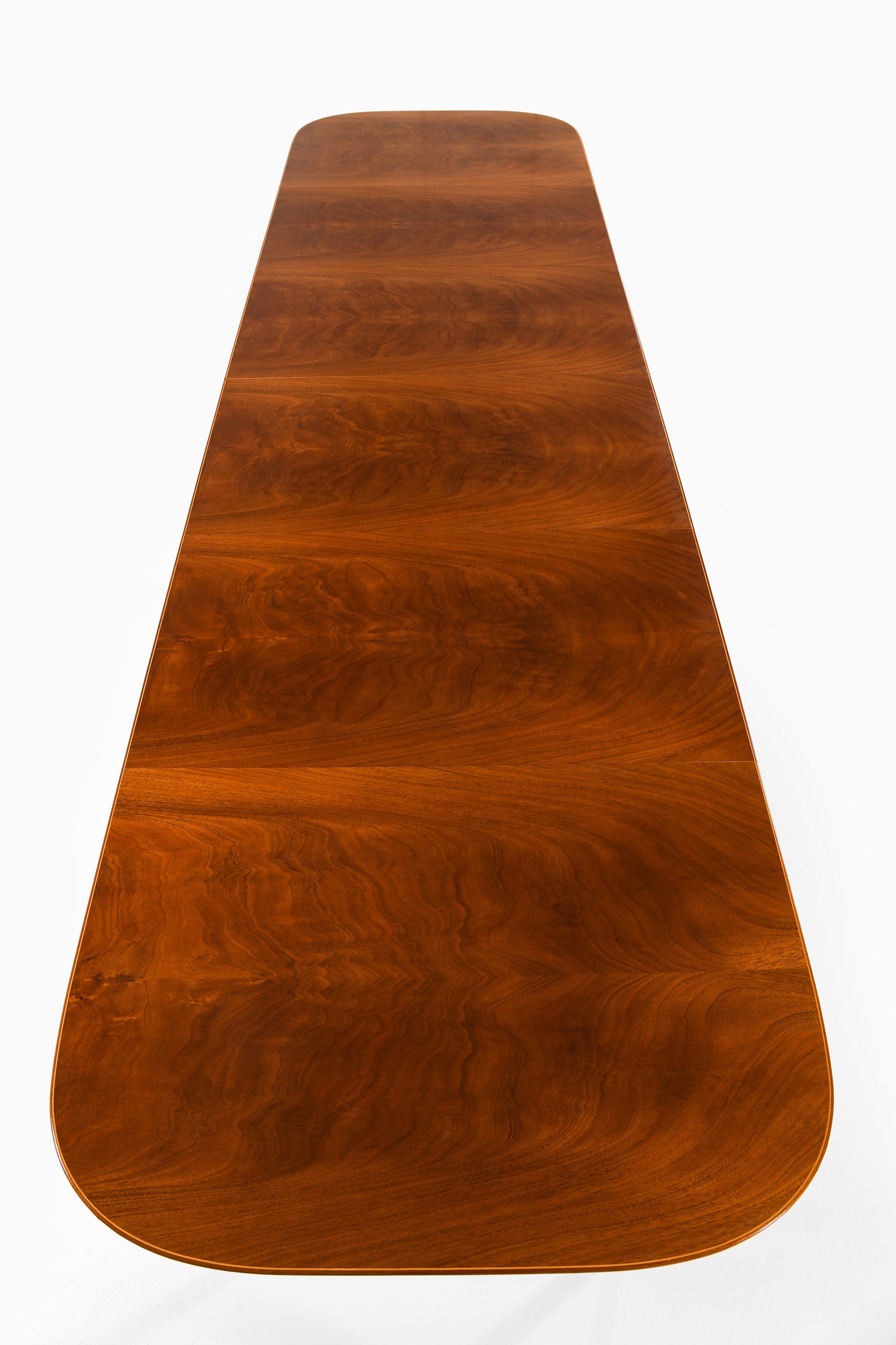 Suédois Table de salle à manger en acajou et buis de Josef Frank, 1938