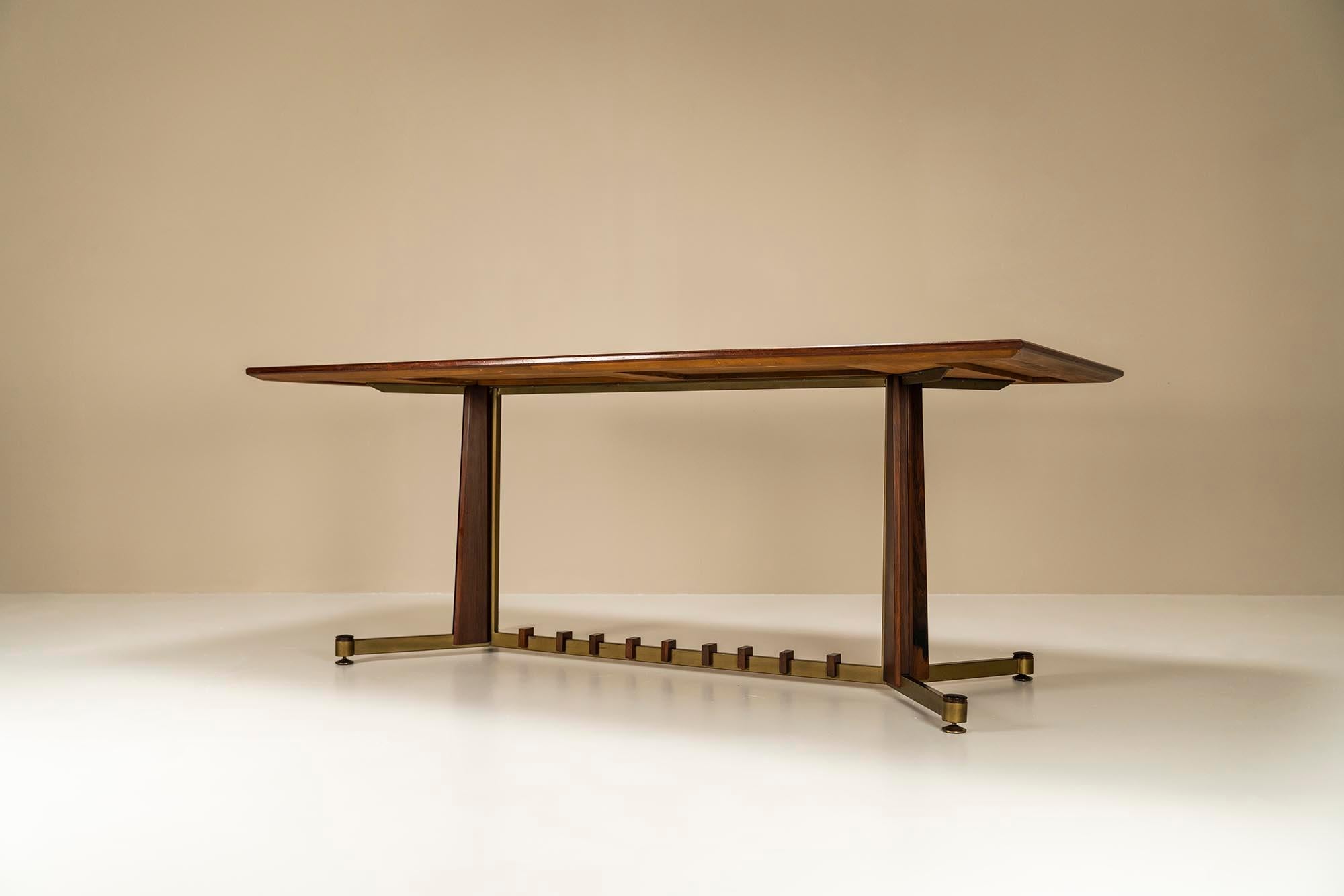 Mid-Century Modern Dining Table in Mahogany, Rosewood and Brushed Brass, Italy, 1960s For Sale