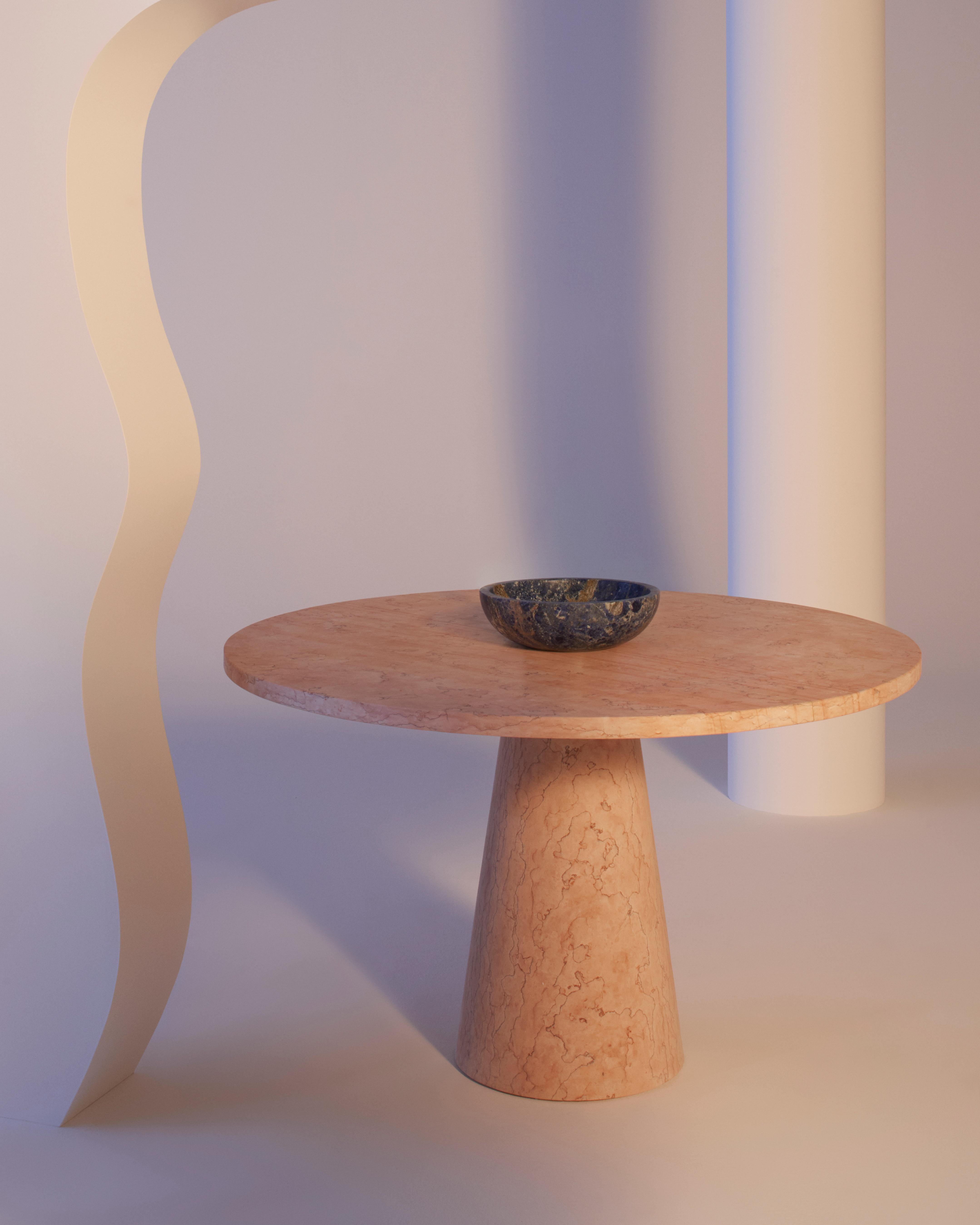 Moderner Esstisch aus Marmor, Designerin Karen Chekerdjian (21. Jahrhundert und zeitgenössisch) im Angebot