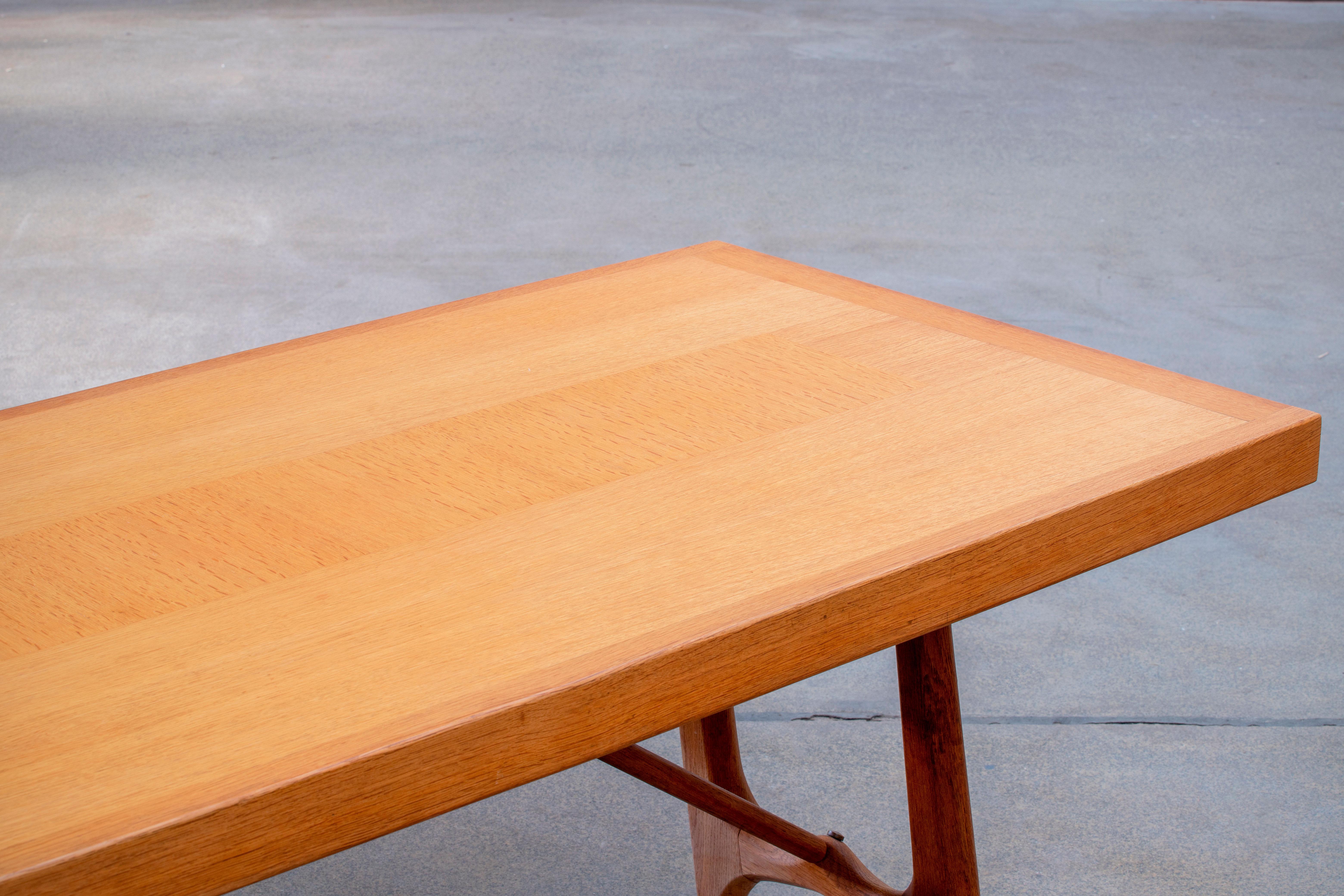 Dining Table, in Oak by Guillerme et Chambron for Votre Maison, France, 1965 For Sale 5