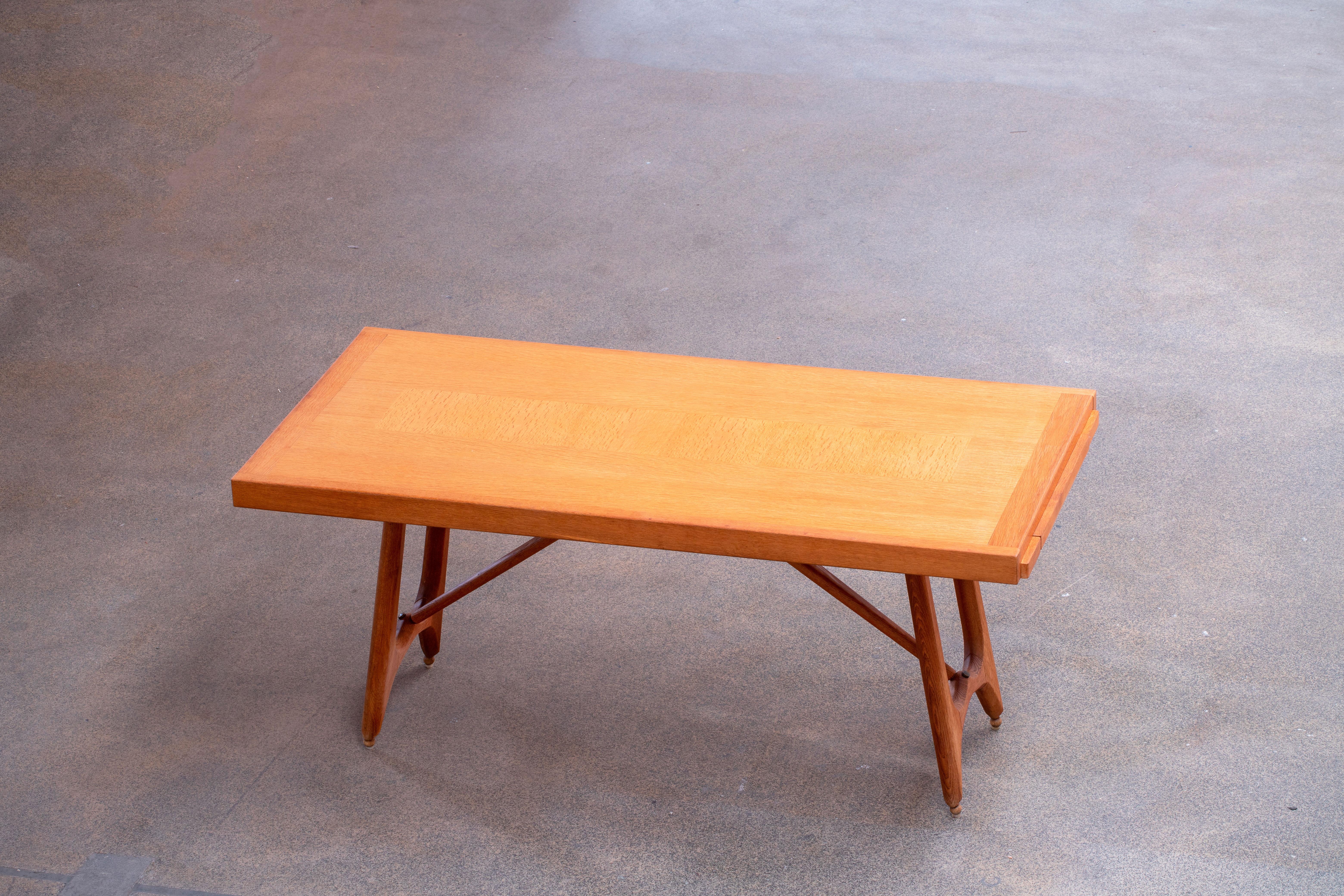 Dining Table, in Oak by Guillerme et Chambron for Votre Maison, France, 1965 For Sale 12