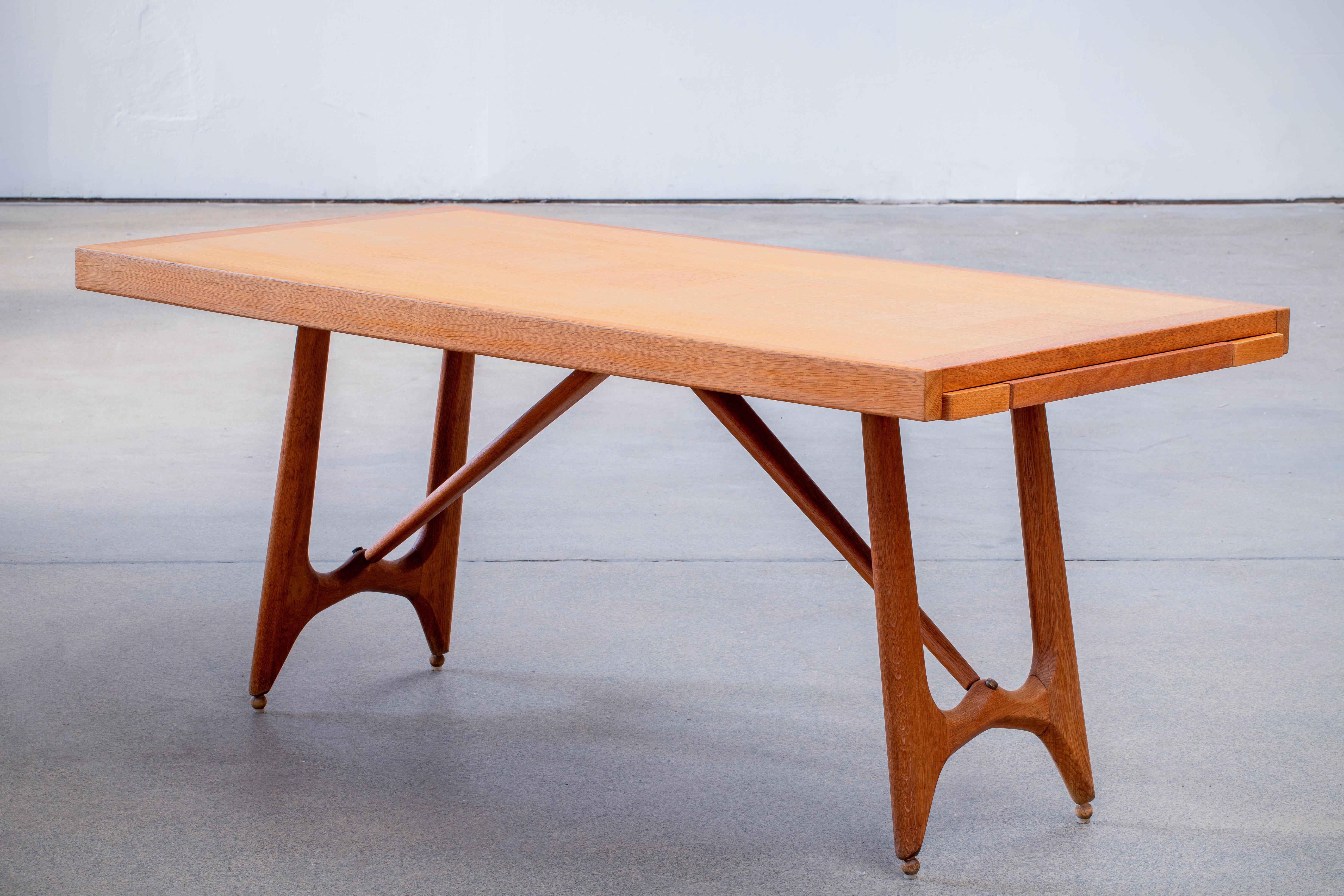 20th Century Dining Table, in Oak by Guillerme et Chambron for Votre Maison, France, 1965 For Sale