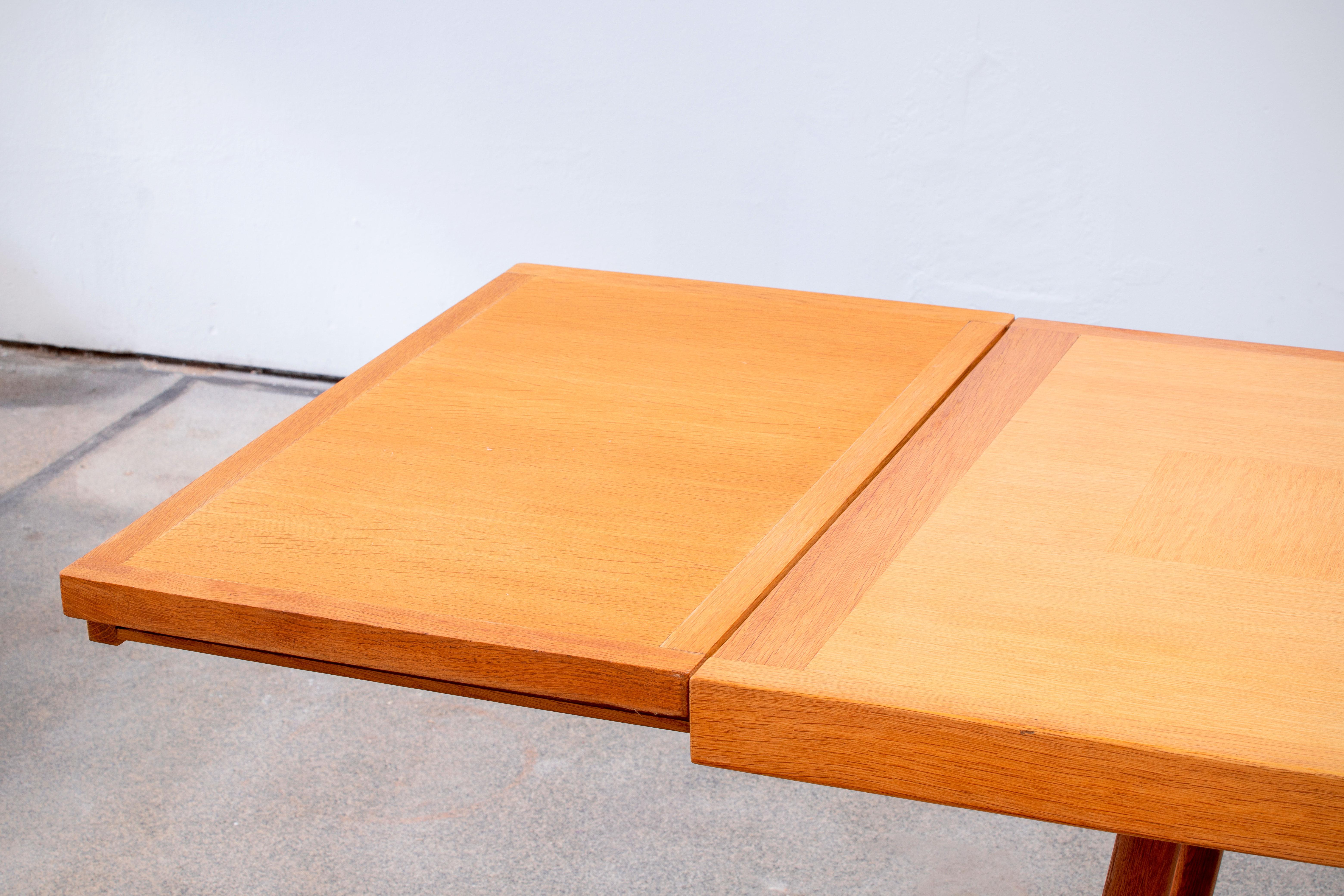 Dining Table, in Oak by Guillerme et Chambron for Votre Maison, France, 1965 For Sale 1