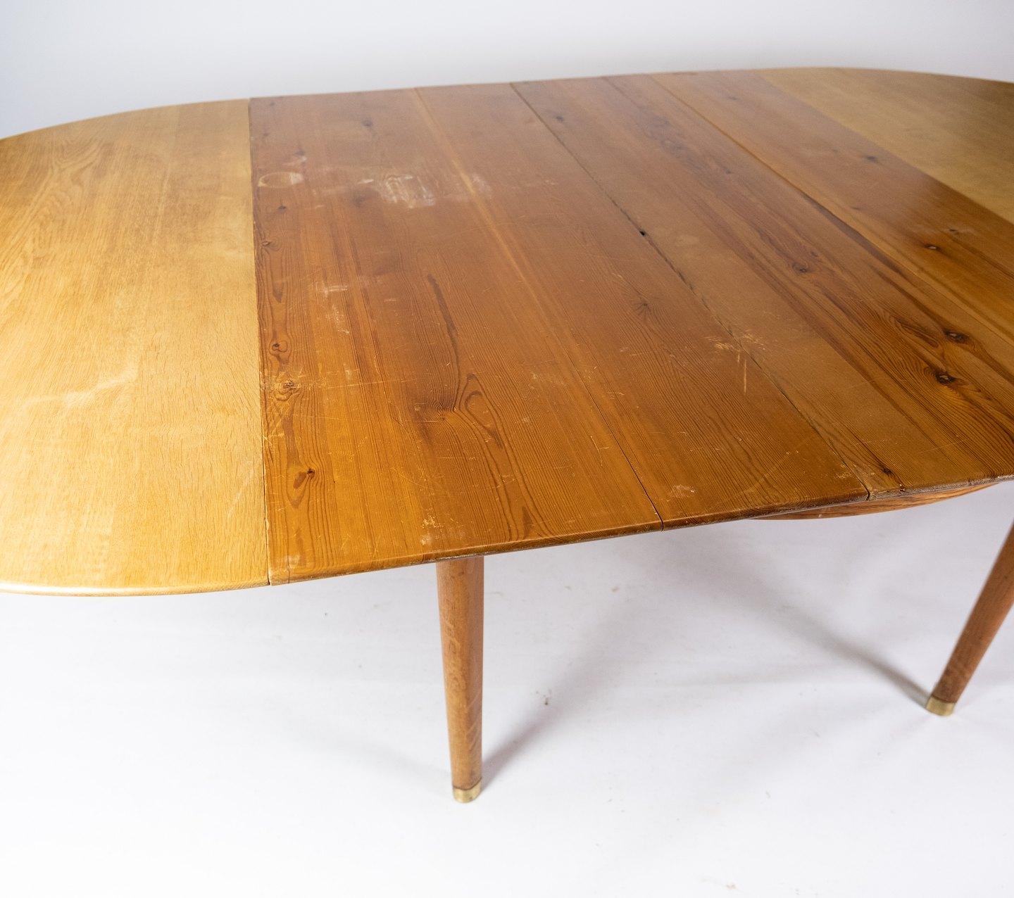Mid-20th Century Dining Table in Oak of Danish Design from the 1960s