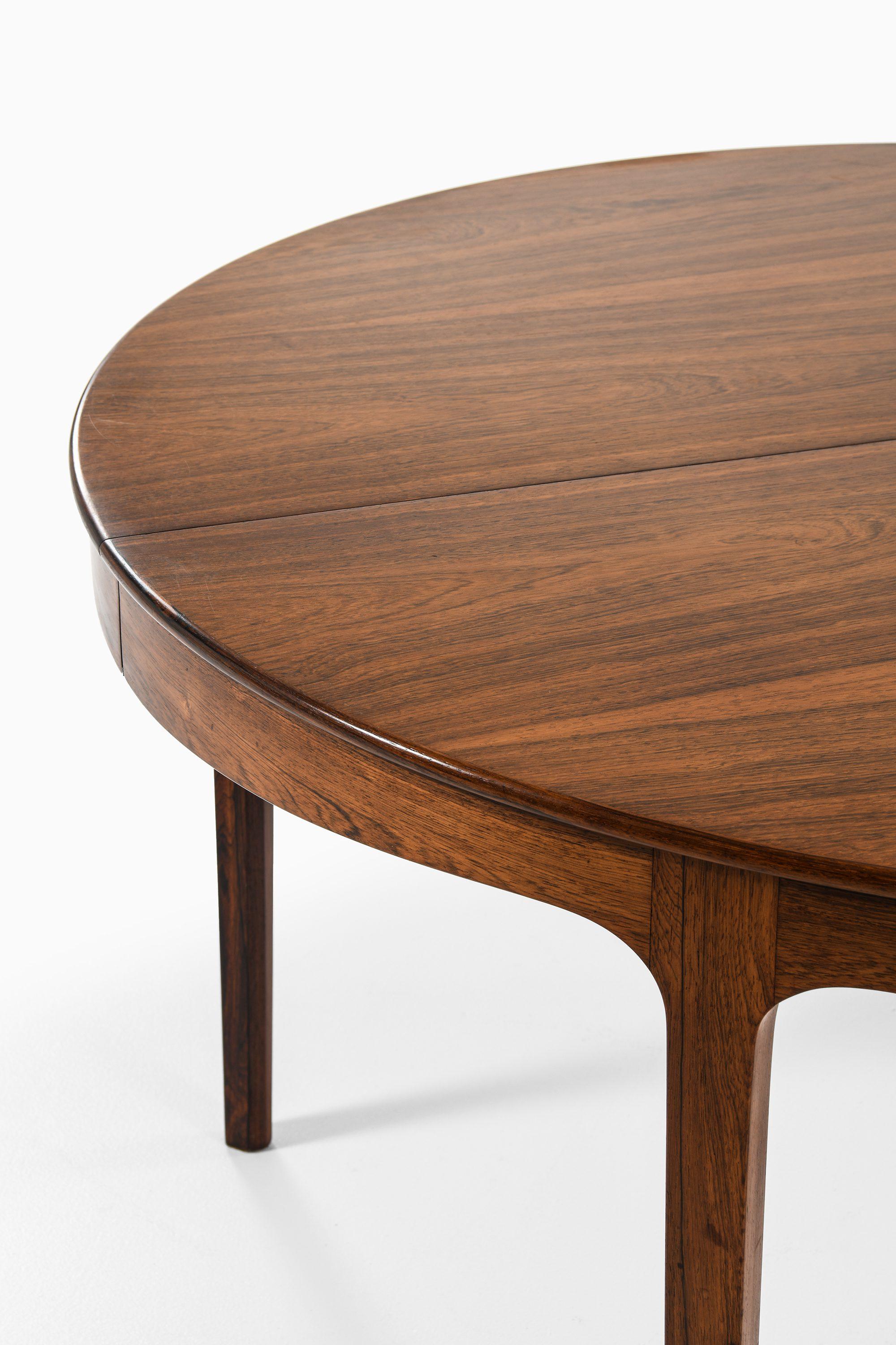 20th Century Dining Table in Rosewood by Ole Wanscher, 1945 For Sale