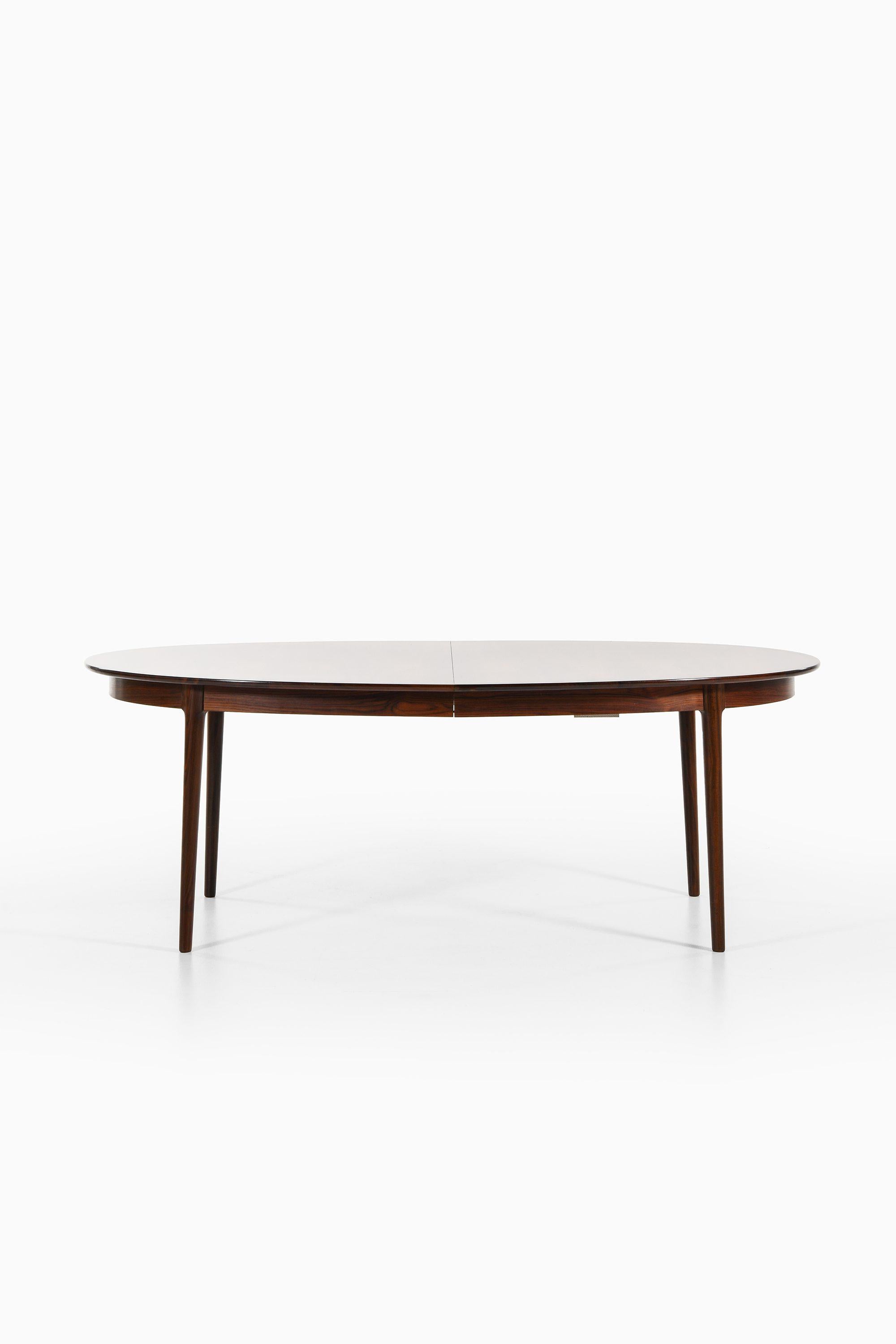 Scandinave moderne Table de salle à manger en bois de rose par Torbjørn Afdal, années 1960 en vente