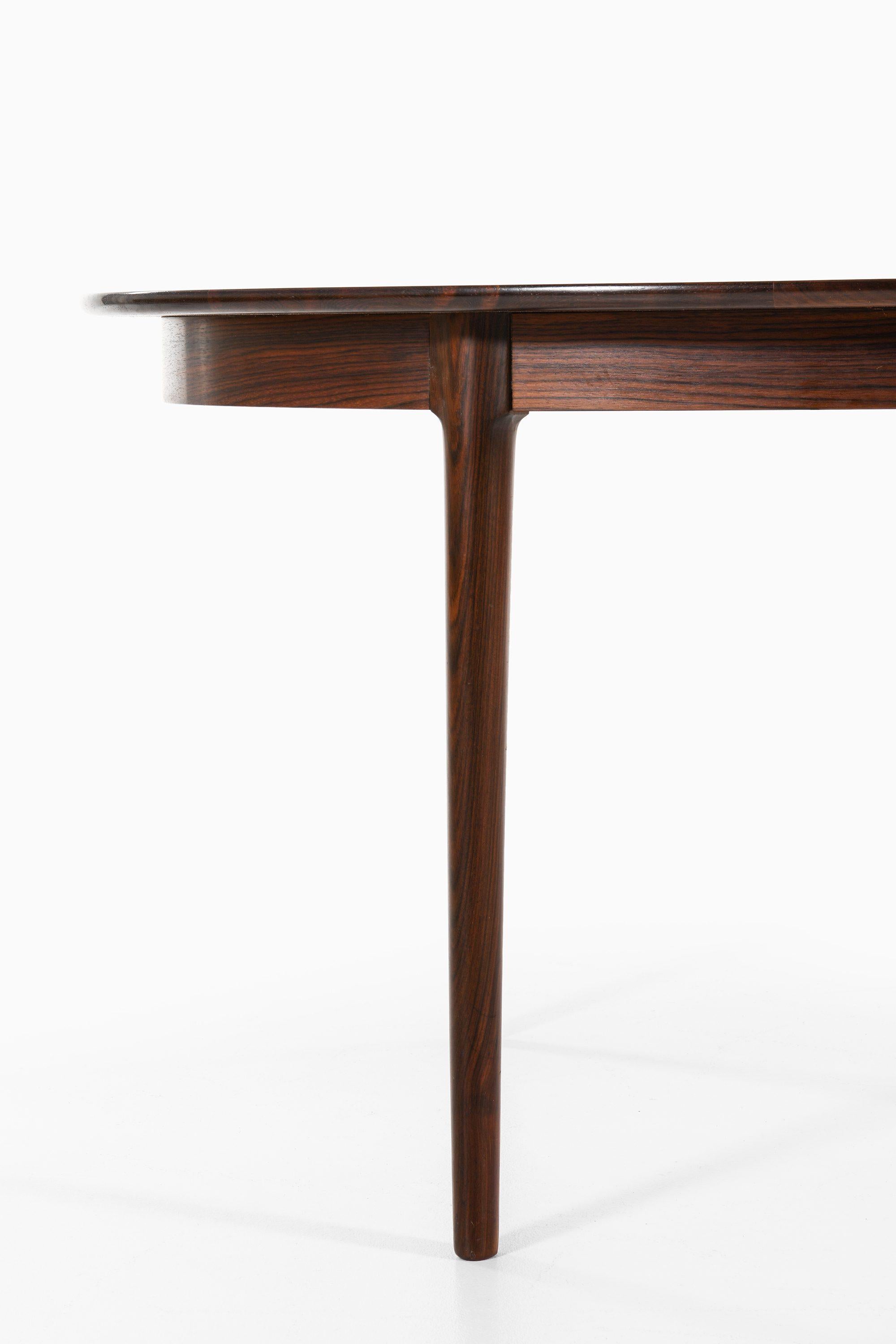 Table de salle à manger en bois de rose par Torbjørn Afdal, années 1960 en vente 2