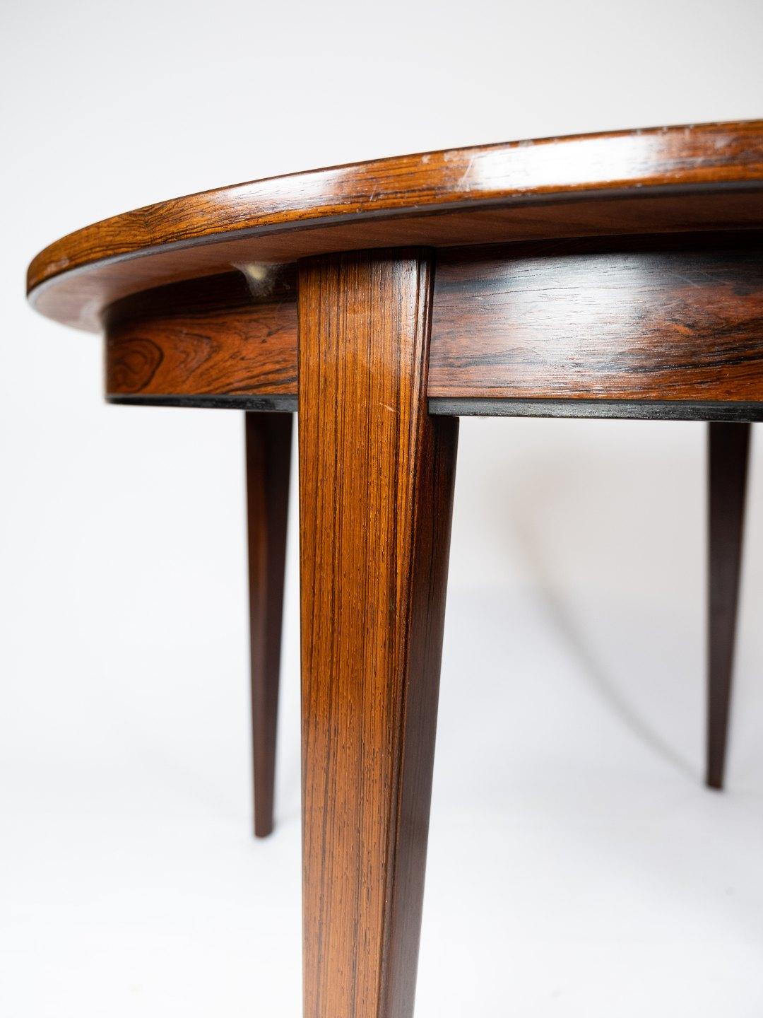 Dining Table in Rosewood Designed by Omann Junior from the 1960s In Good Condition For Sale In Lejre, DK