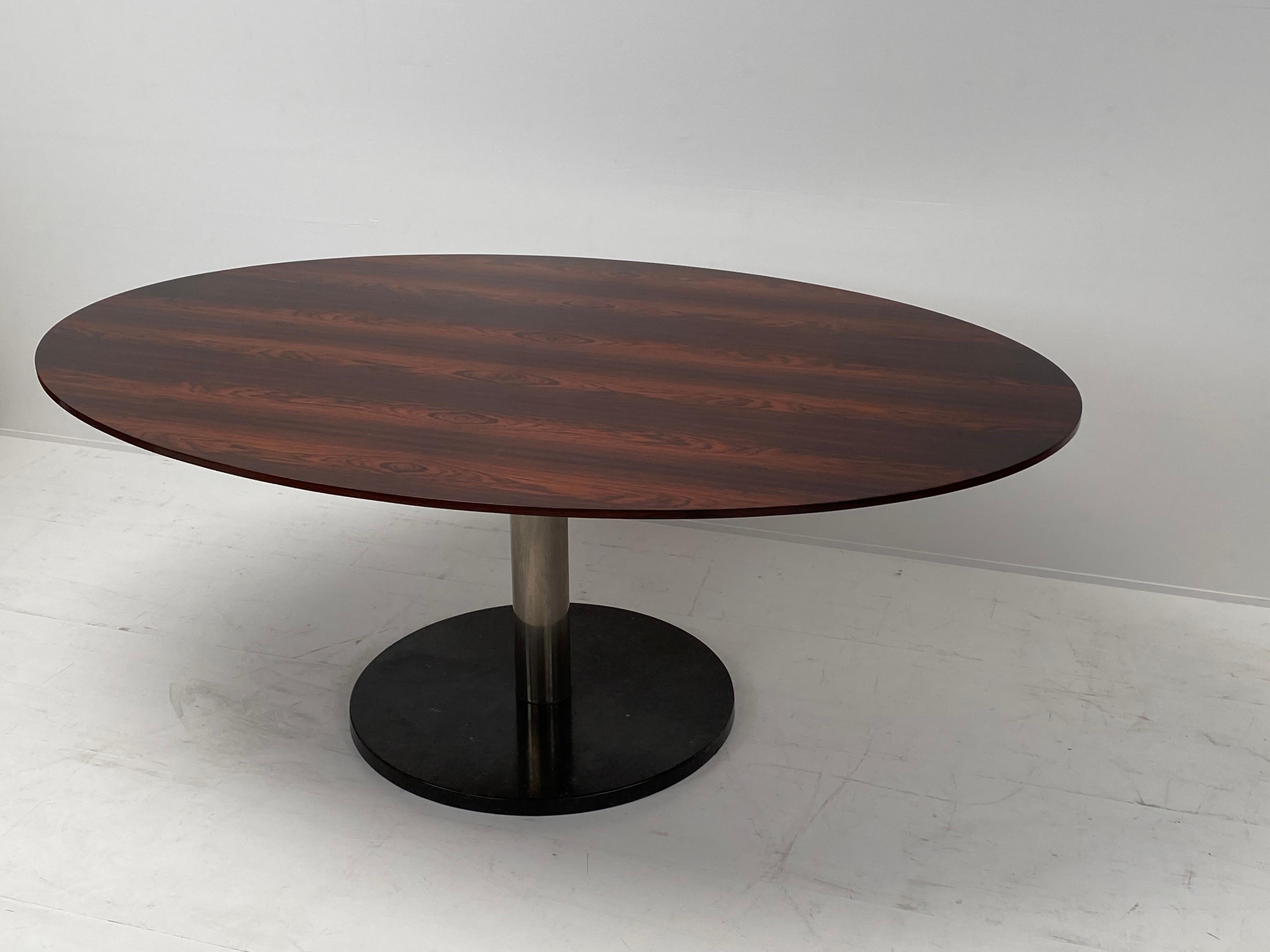Vintage Oval Dining Table in Rosewood, Belgium by Alfred Hendrickx For Sale 4