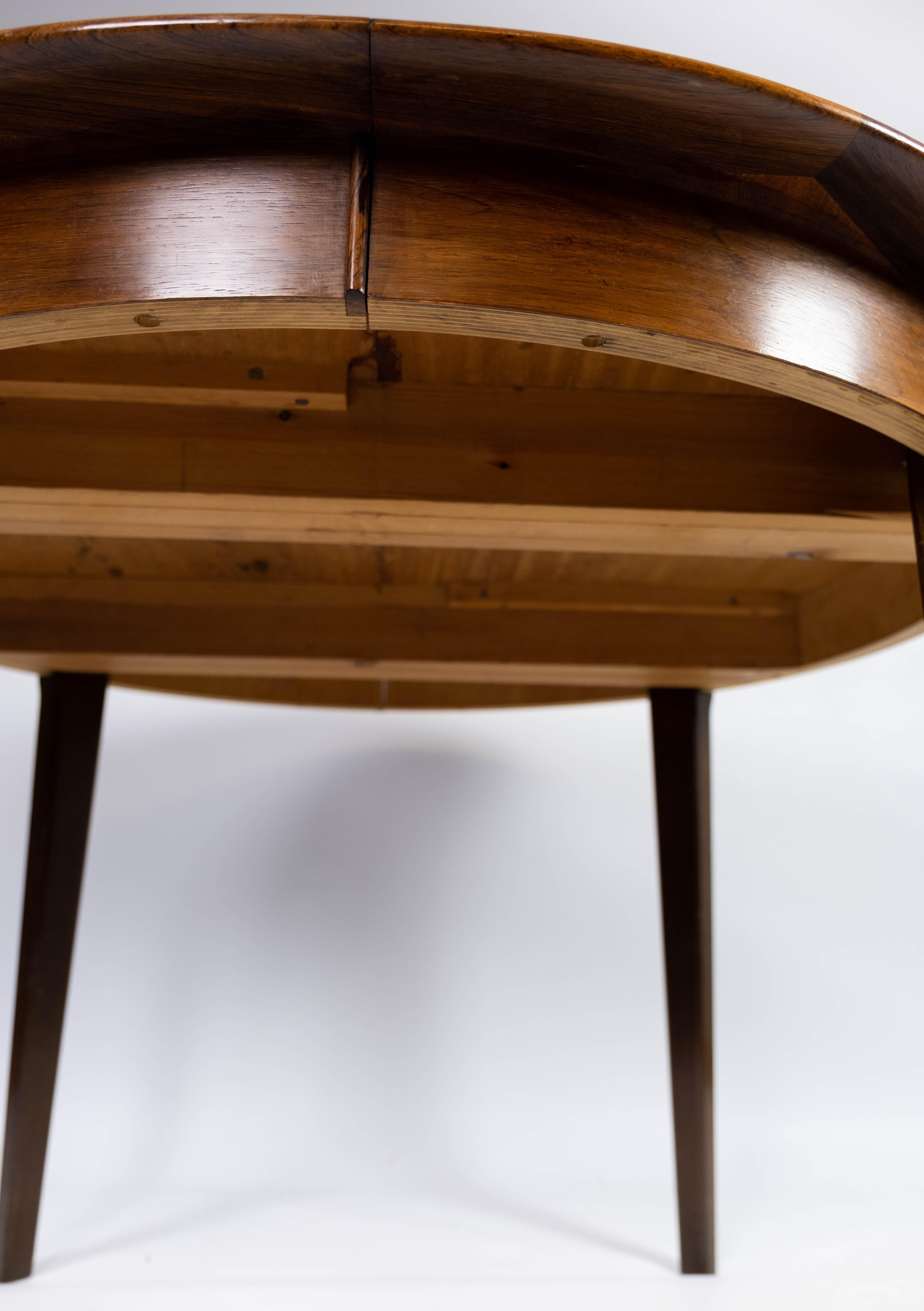 Table de salle à manger fabriquée en bois de rose avec assiettes à rallonge, design danois des années 1960 Bon état - En vente à Lejre, DK