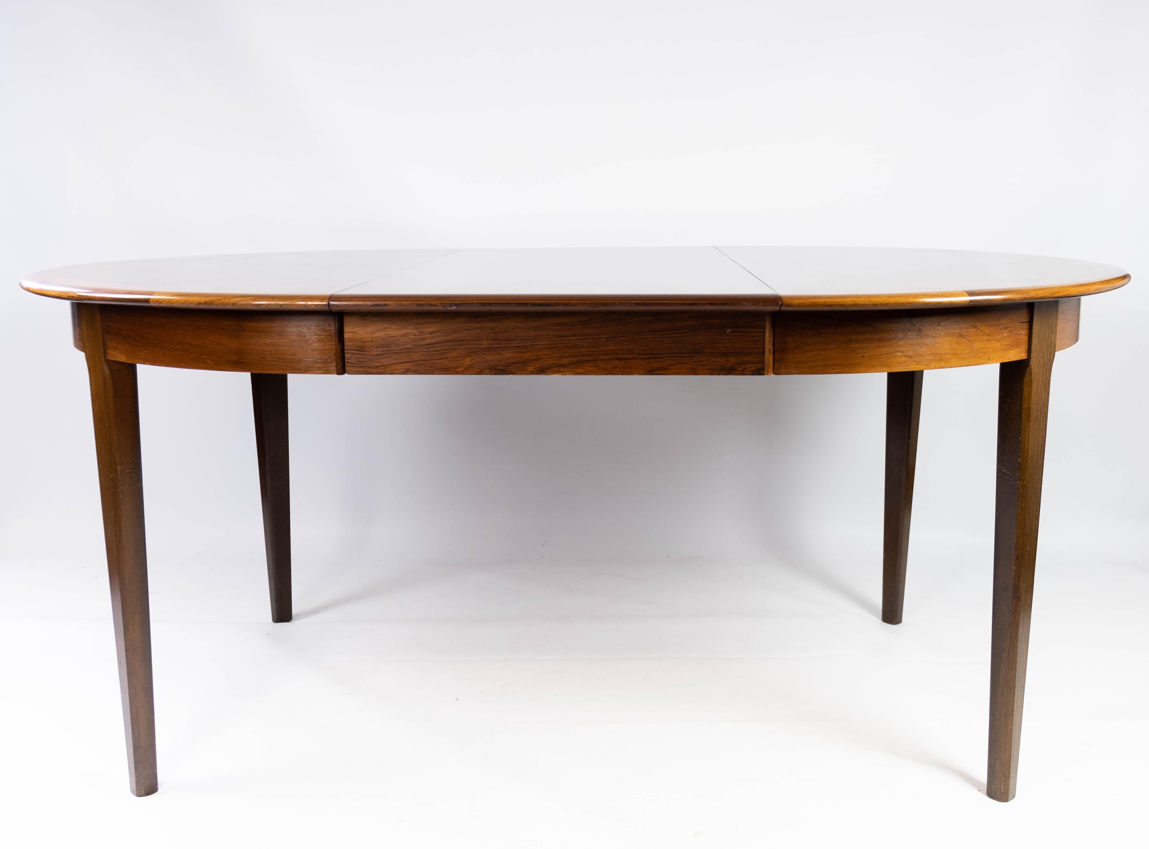 Bois de rose Table de salle à manger fabriquée en bois de rose avec assiettes à rallonge, design danois des années 1960 en vente
