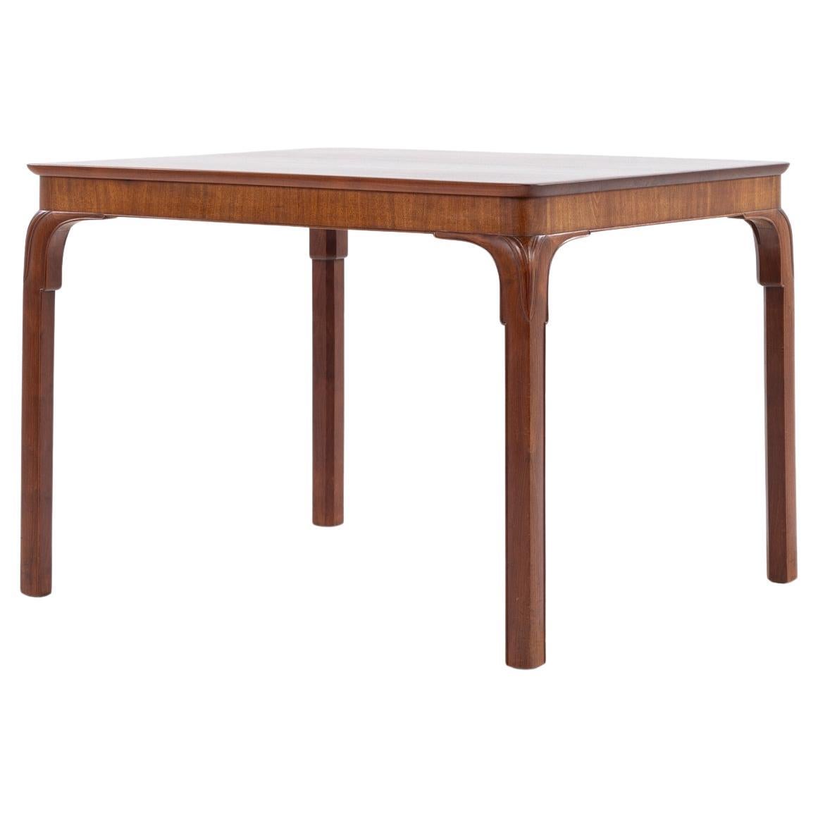 Dining table in solid mahogany by Frits Henningsen For Sale