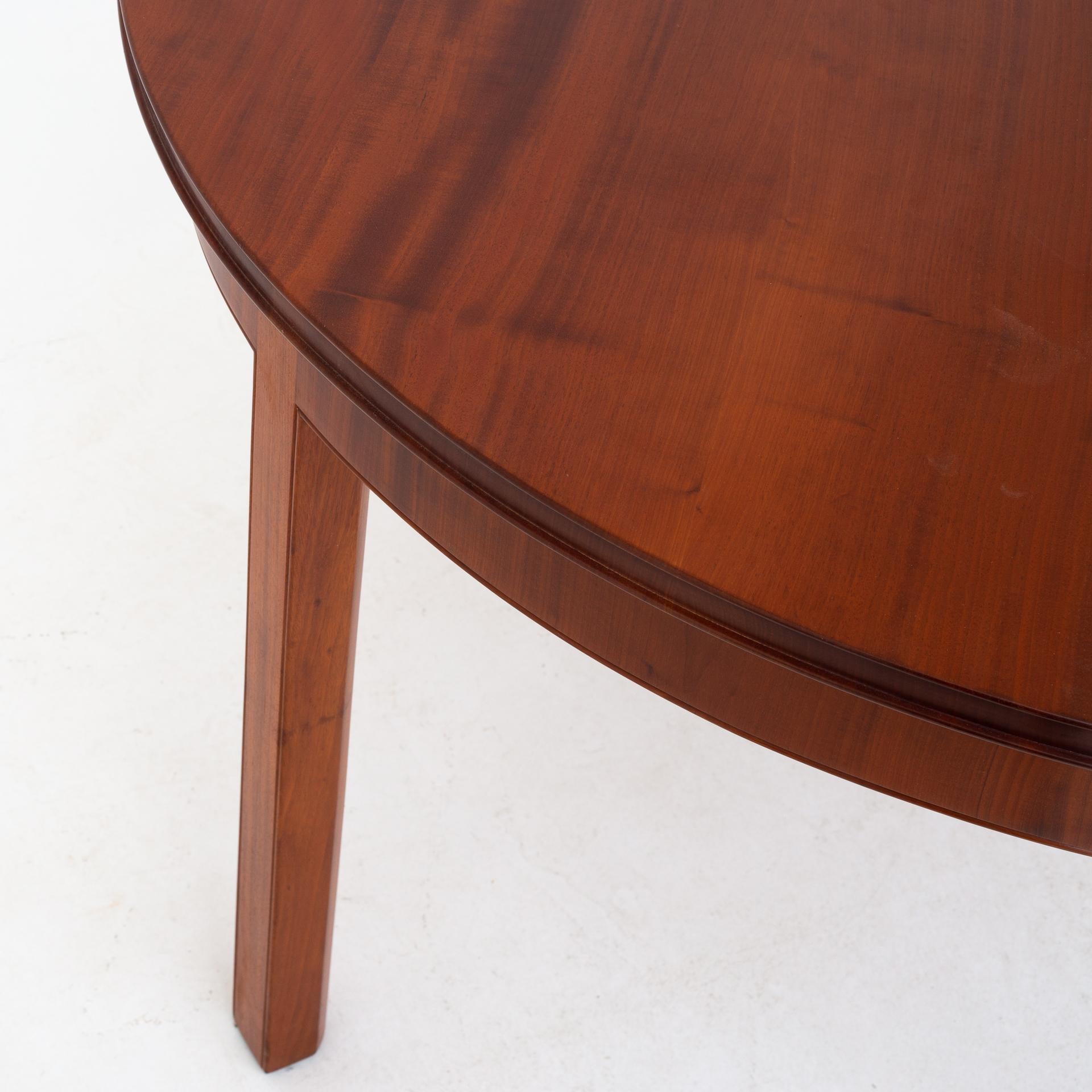 Dining table in solid mahogany w. three extension leaves in pine. Jacob Kjær