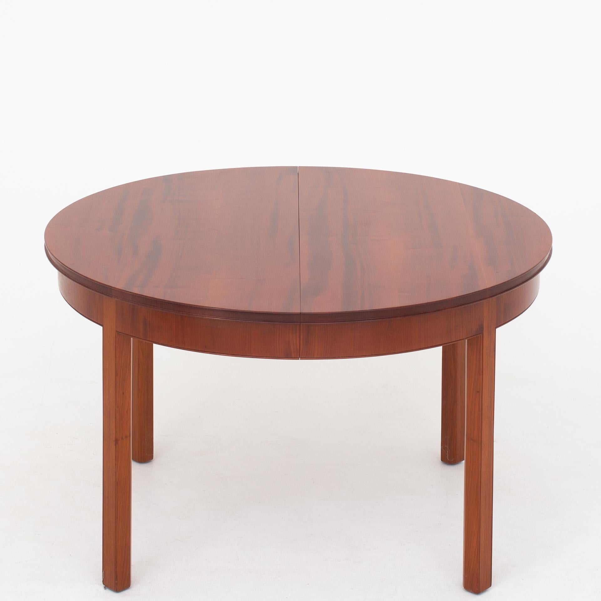 Scandinavian Modern Dining table in solid mahogany by Jacob Kjær For Sale