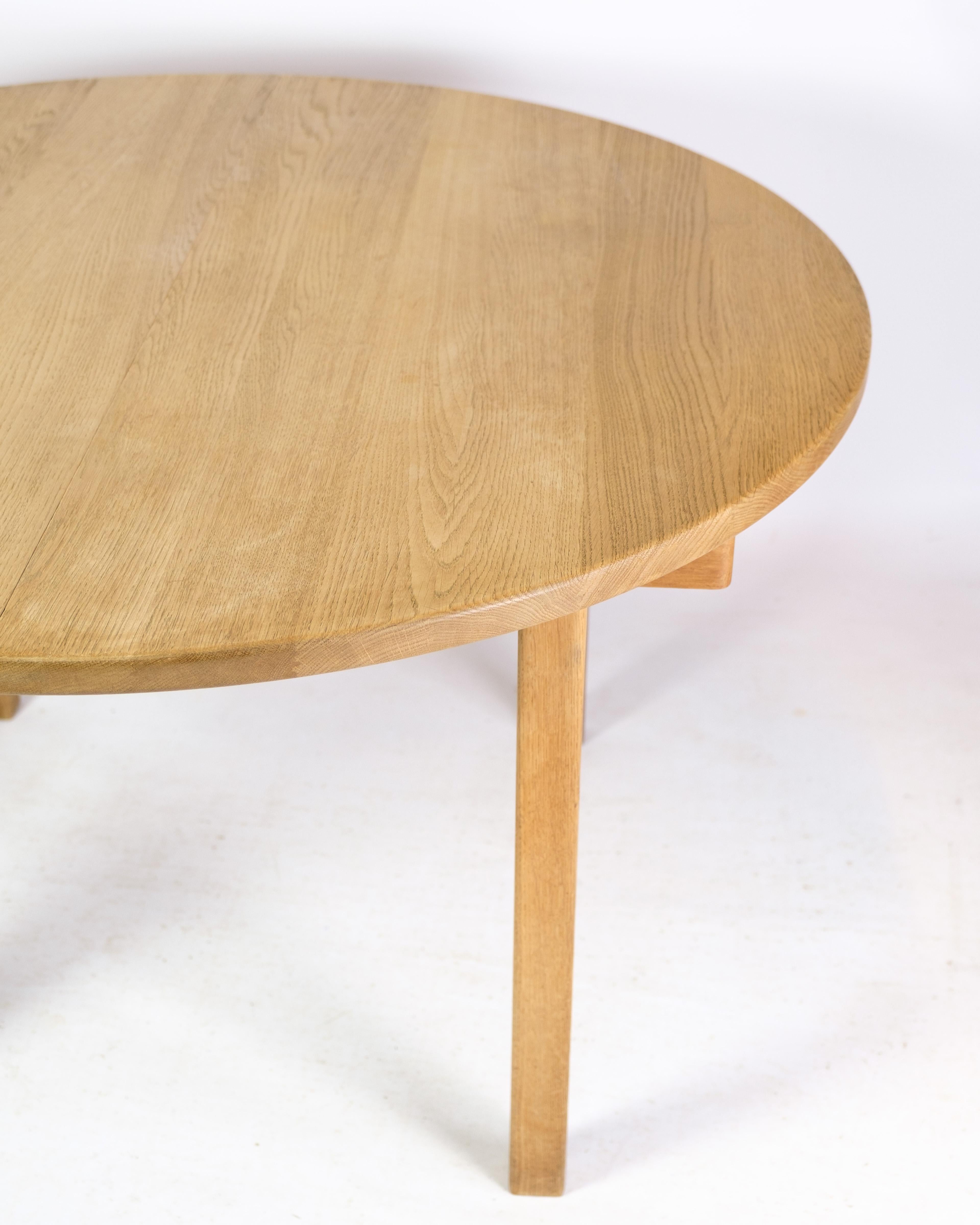 Dining table in solid oak designed by Kurt Østervig from around the 1960s.
Dimensions in cm: height: 72 diameter: 125.
2 Additional plates of 50 cm each. The table will be fully refurbished before any sale.
Great condition.
 