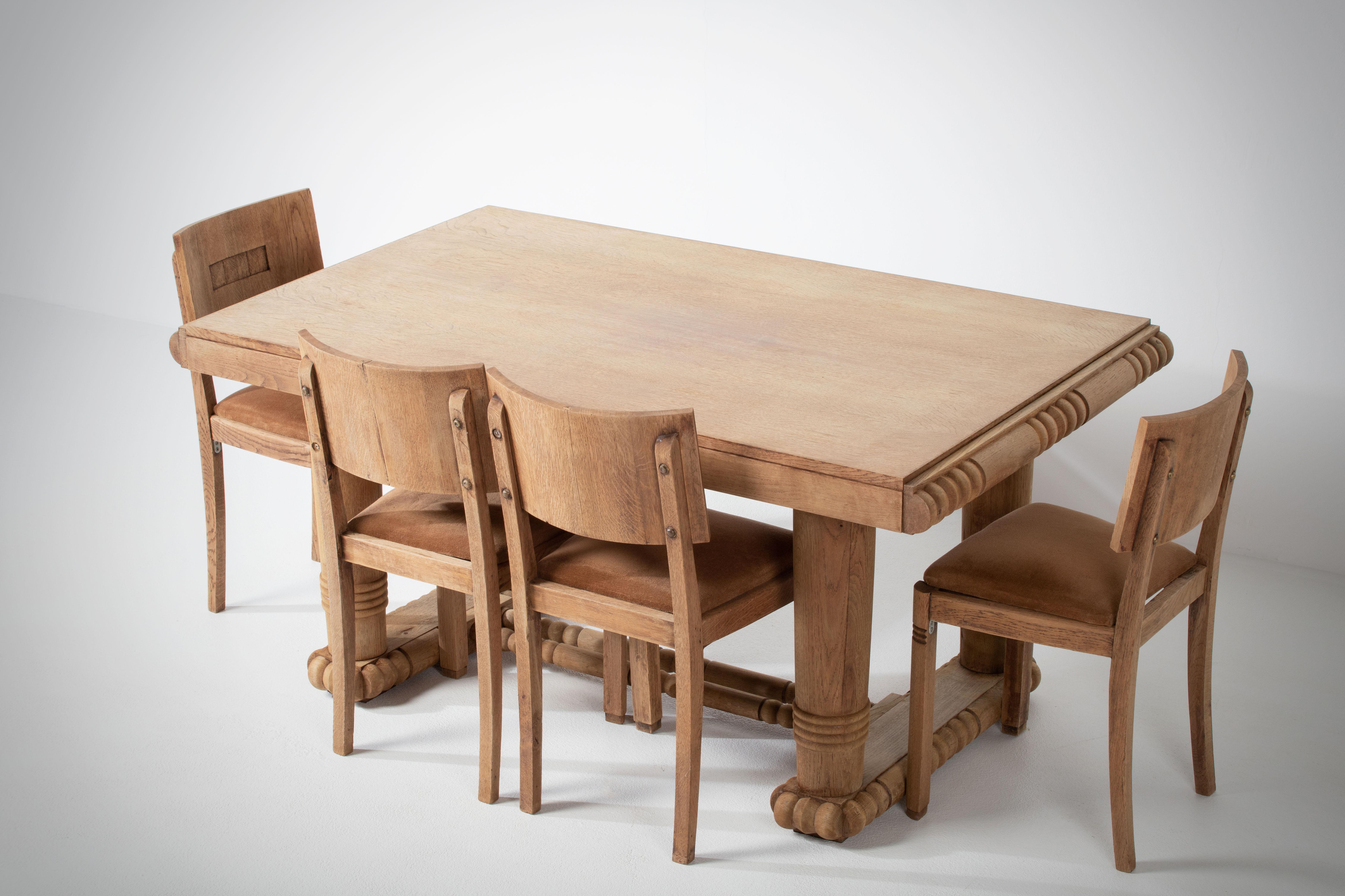 Dining Table in Solid Oak, France, 1940 For Sale 2