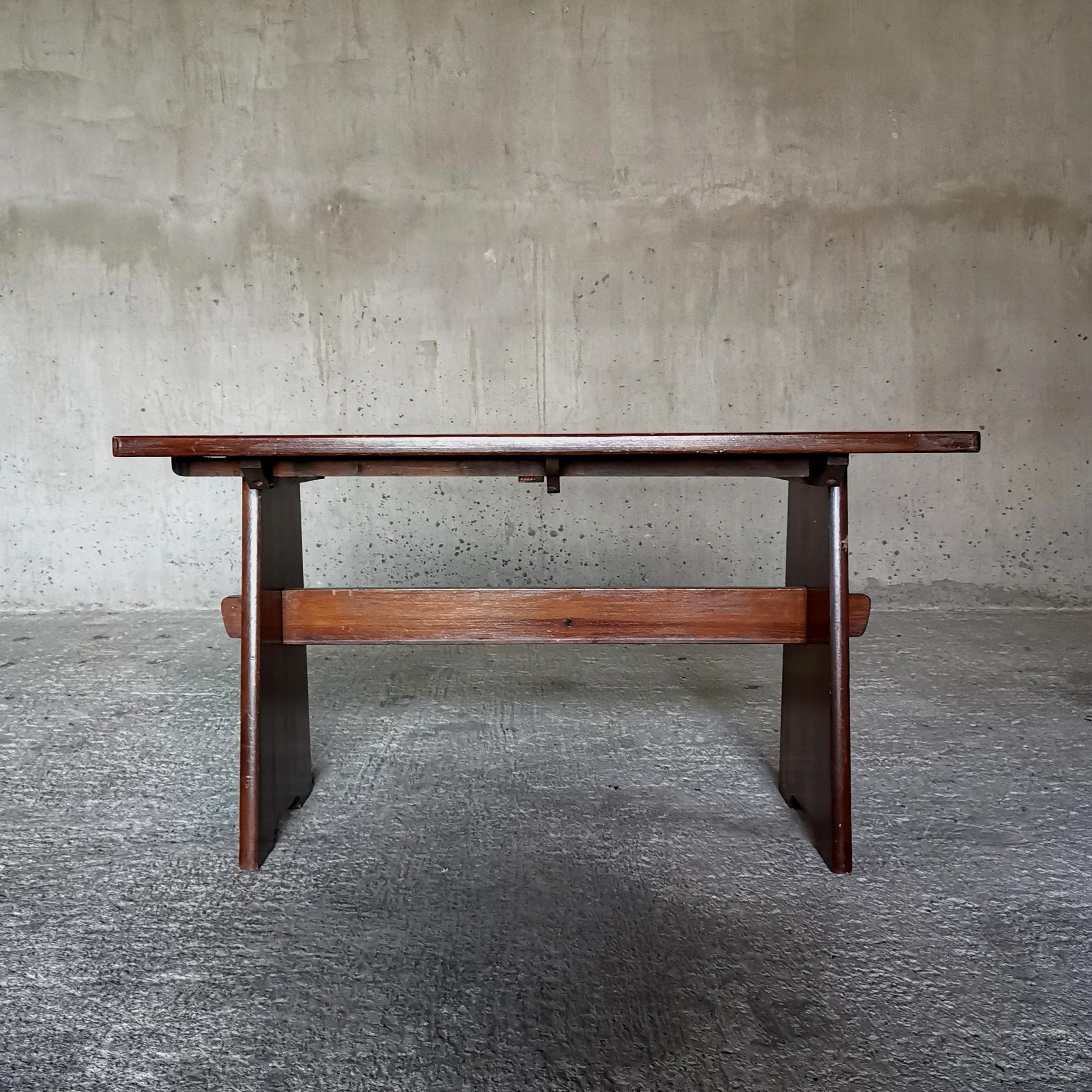 Hand-Crafted Dining table in solid pine in the style of Axel Einar Hjorth and Göran Malmvall For Sale