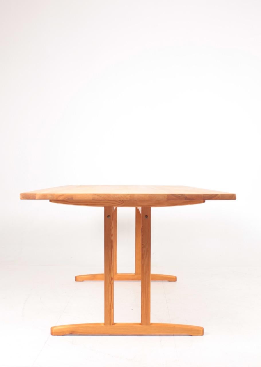 Dining Table in Solid Scandinavian Pine by Søborg Furniture, 1960s In Good Condition For Sale In Lejre, DK