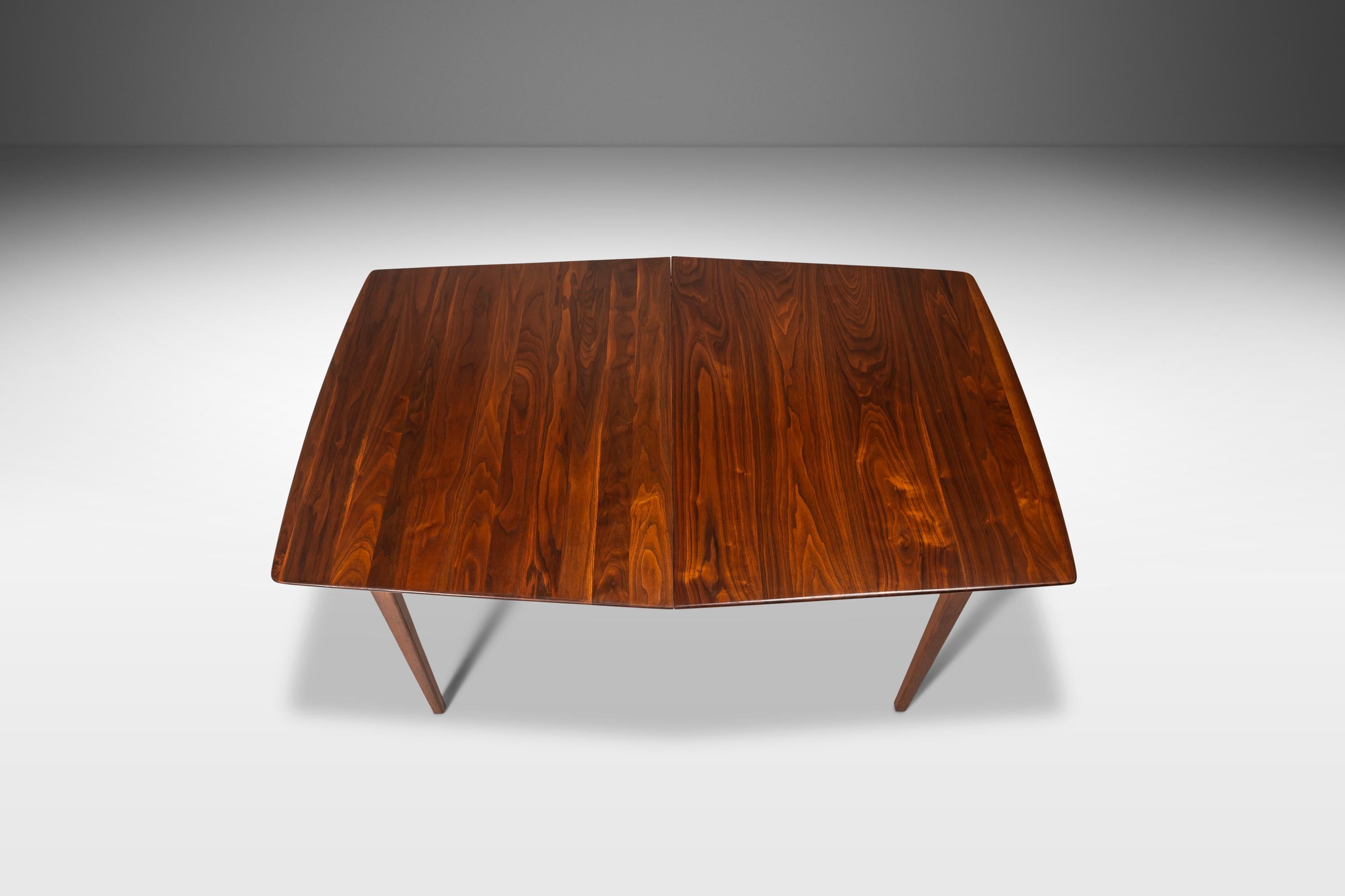 Dining Table in Solid Walnut by Russel Wright for Conant Ball, Usa, circa 1960s In Good Condition In Deland, FL