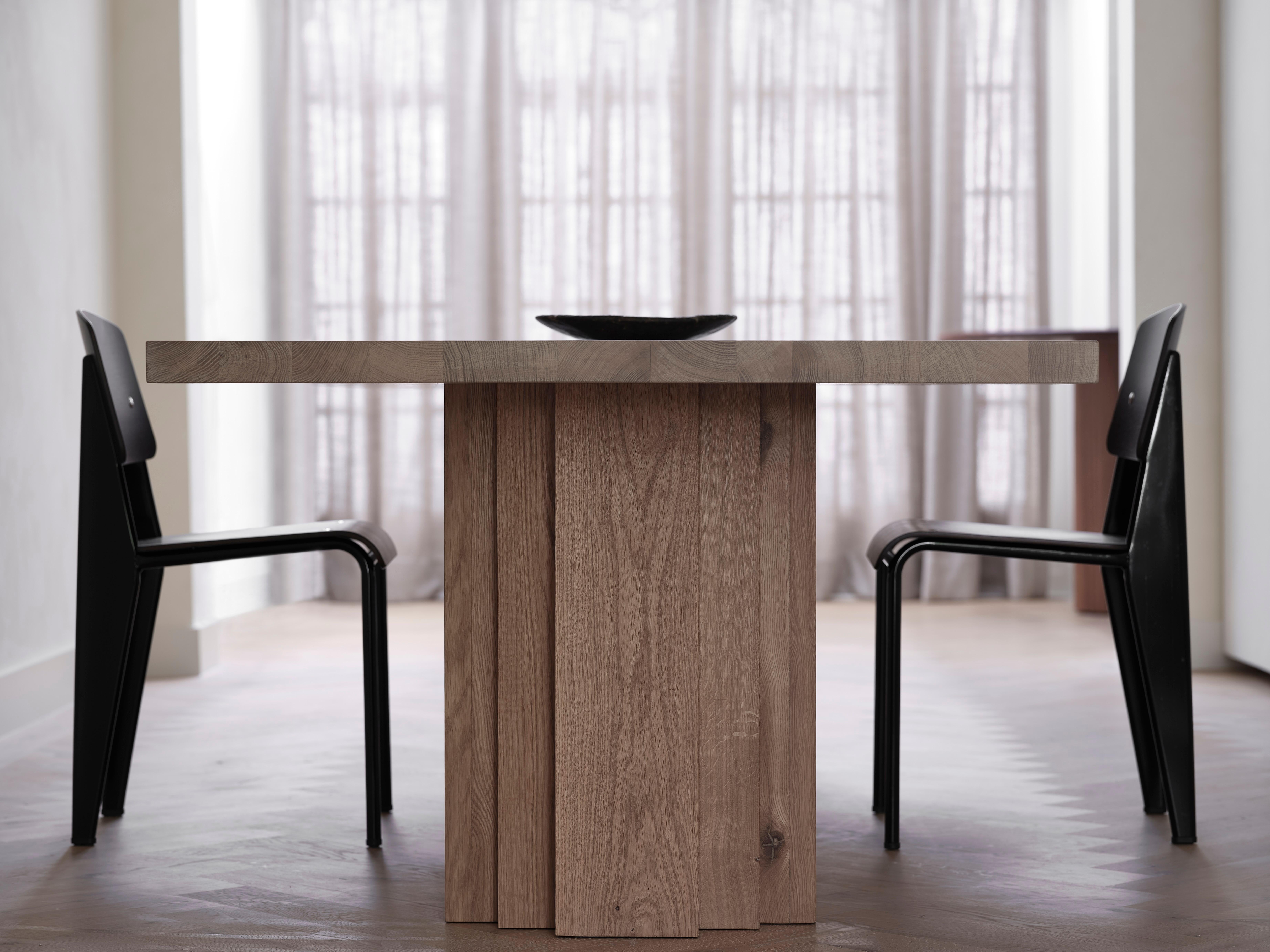 XXIe siècle et contemporain Table de salle à manger en Oak Brown massif - Brut Slim by Mokko en vente